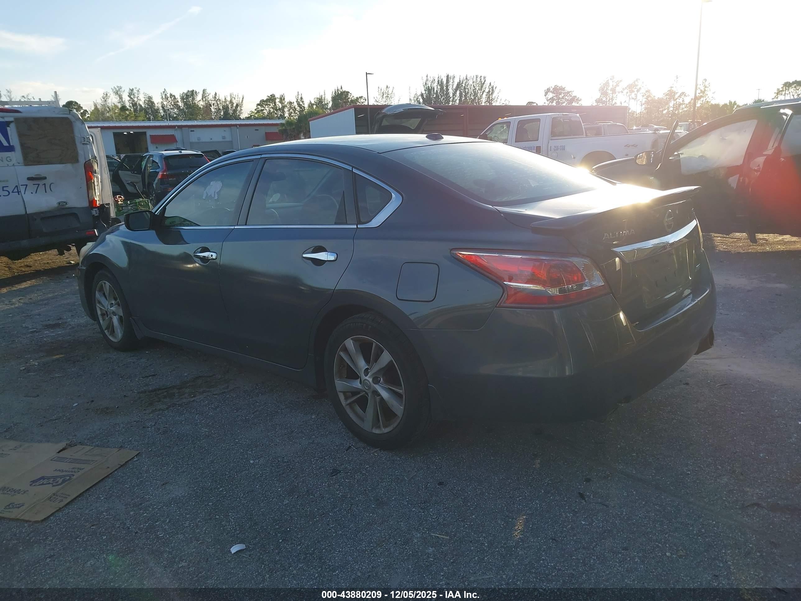 NISSAN ALTIMA image 3