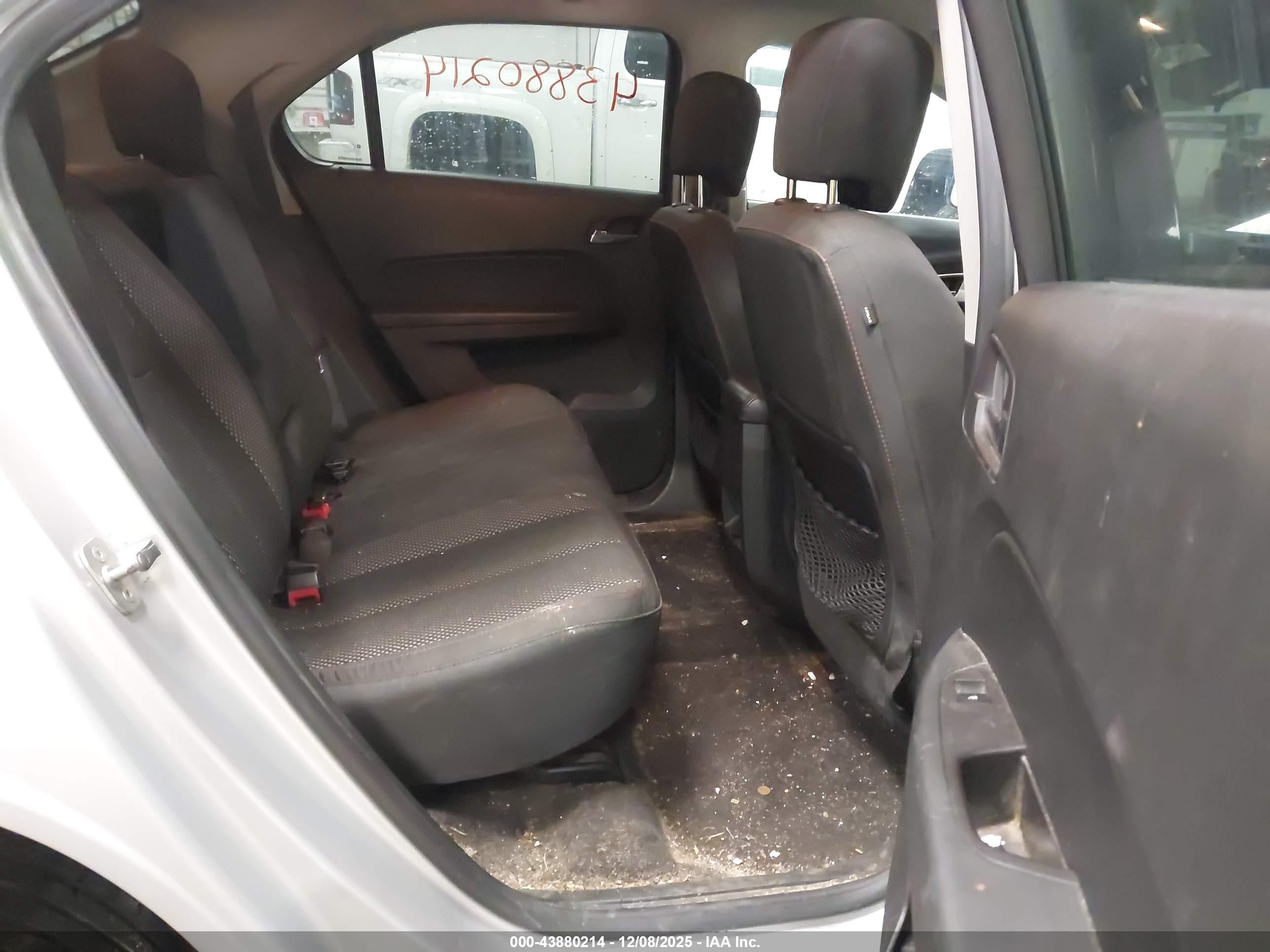 CHEVROLET EQUINOX image 8