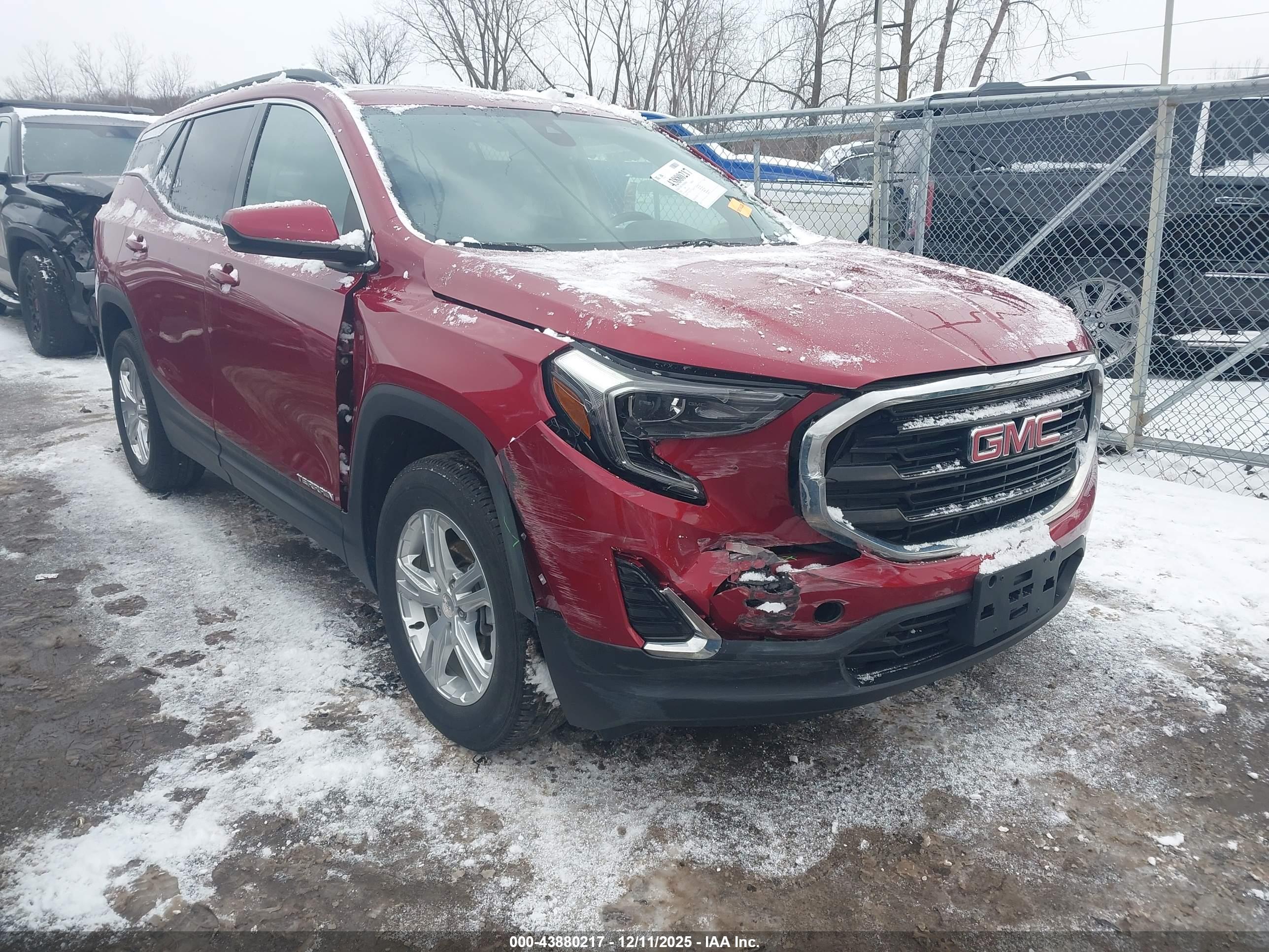 GMC TERRAIN image 6