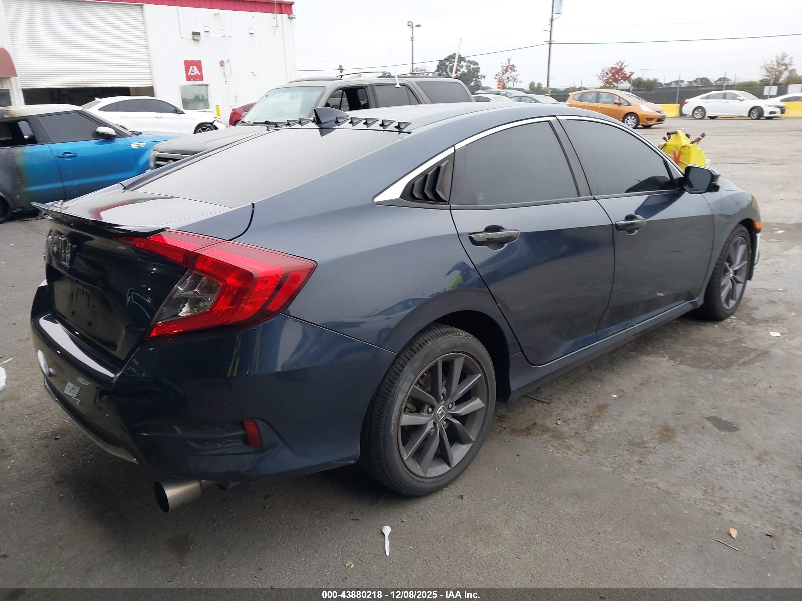 HONDA CIVIC image 4