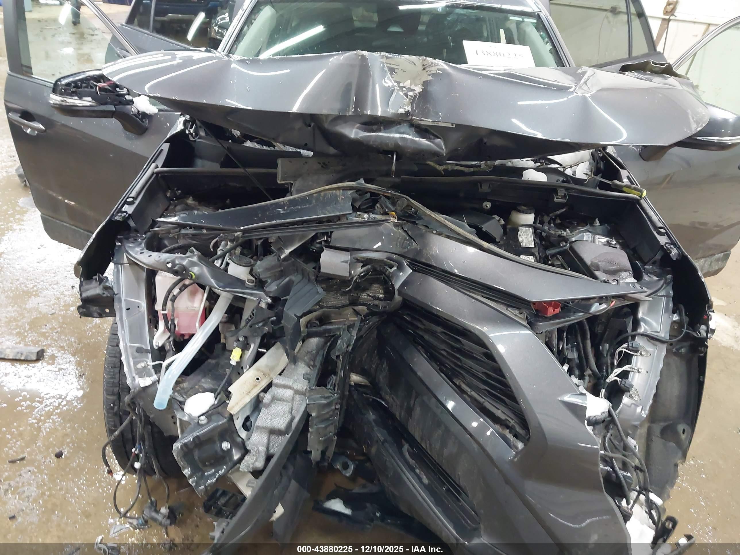 TOYOTA RAV4 image 10