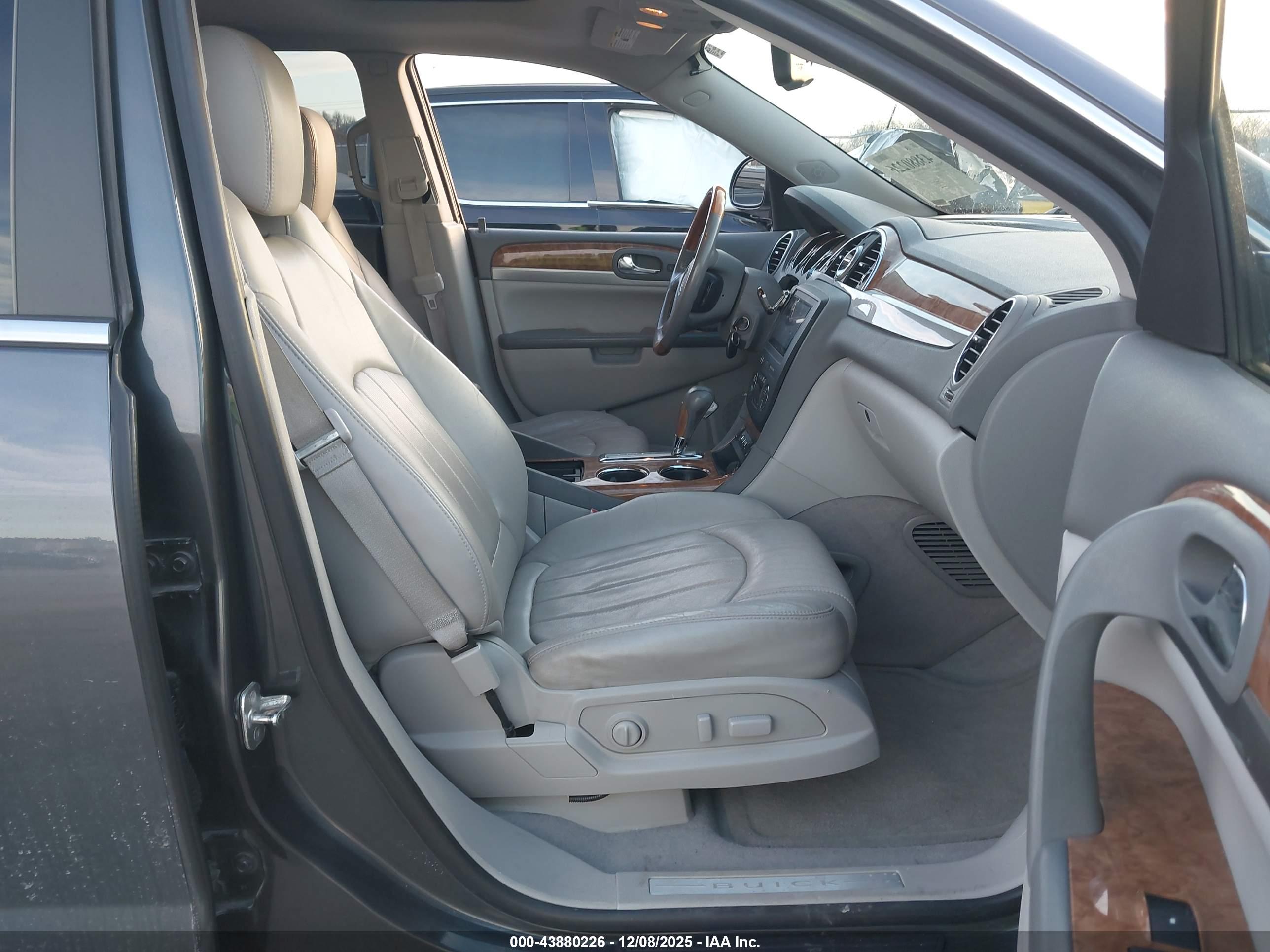 BUICK ENCLAVE image 5