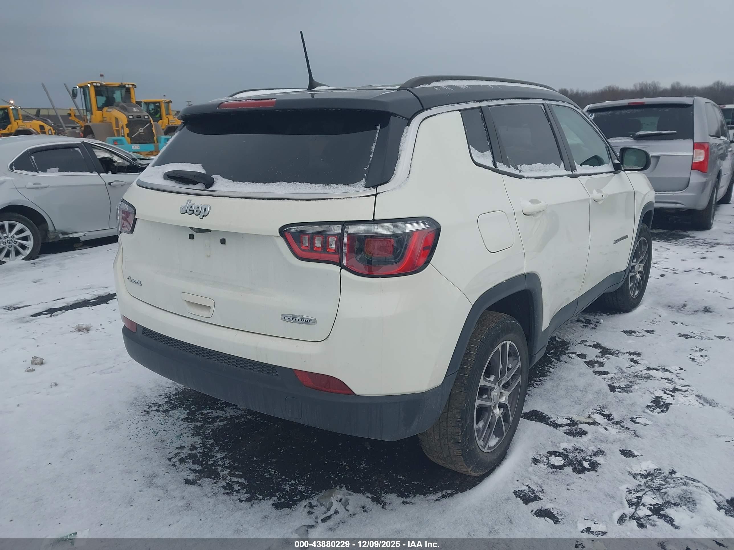 JEEP COMPASS image 4