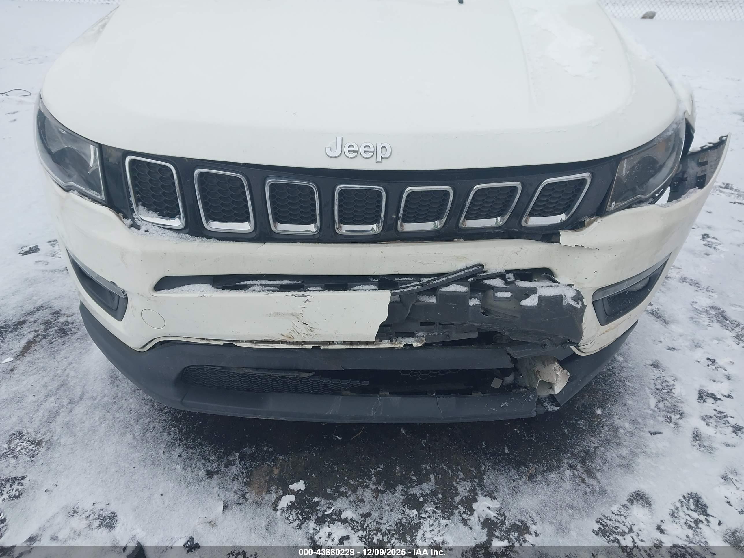 JEEP COMPASS image 6