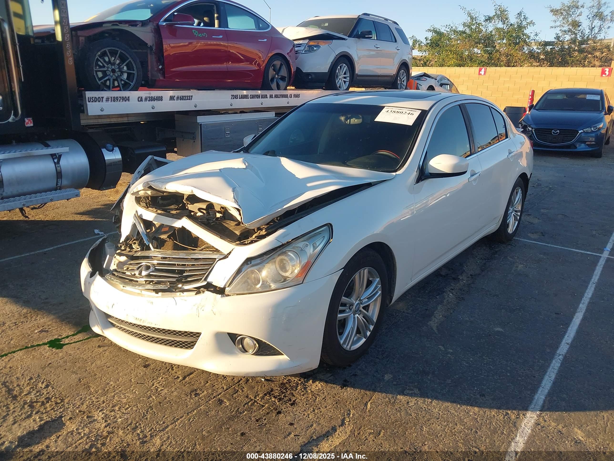 INFINITI G37 image 2