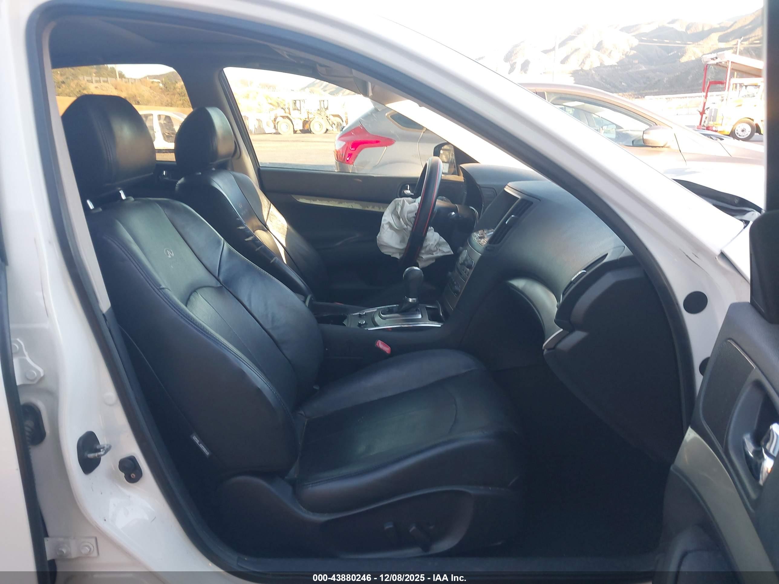 INFINITI G37 image 5