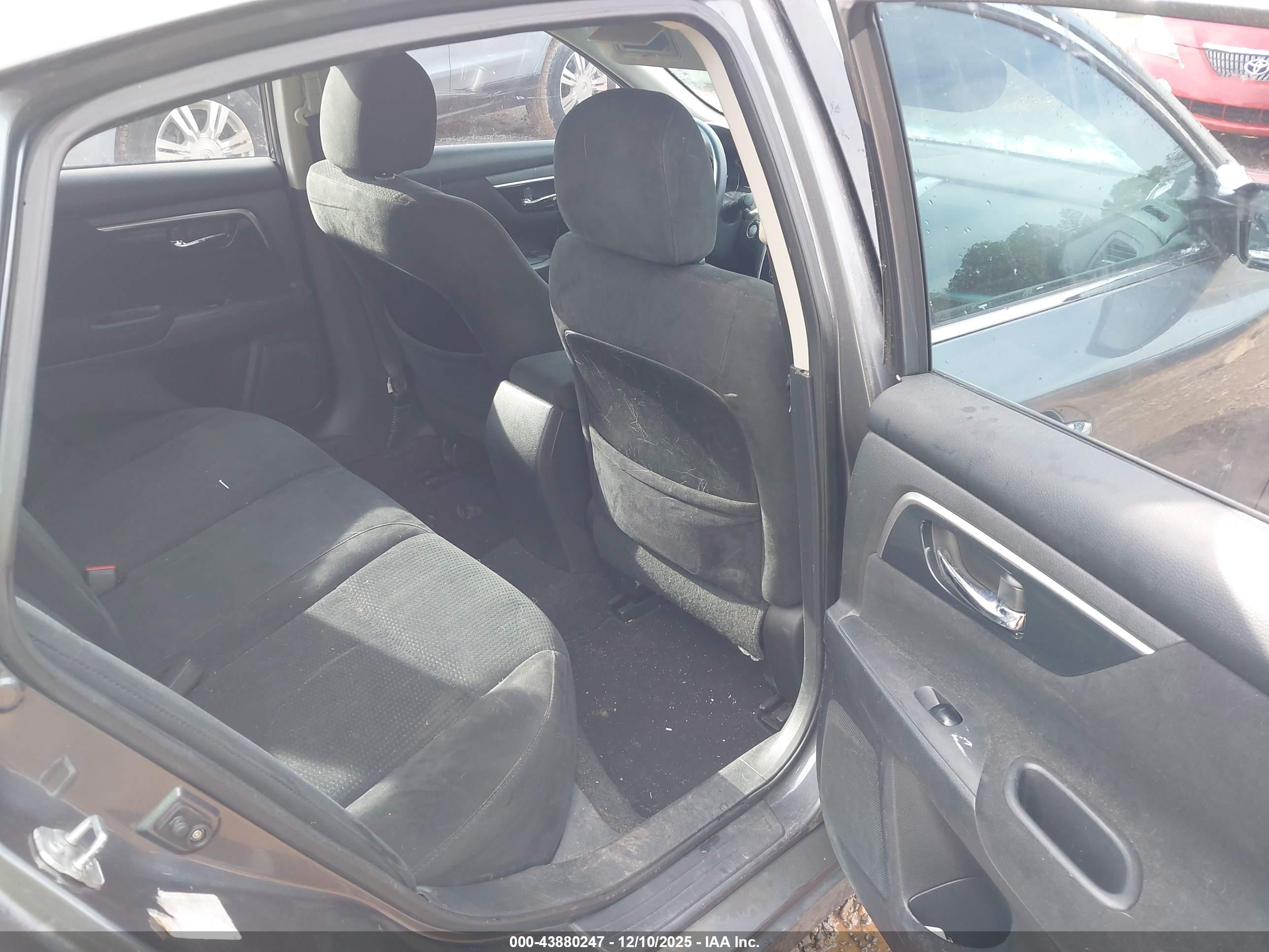 NISSAN ALTIMA image 8