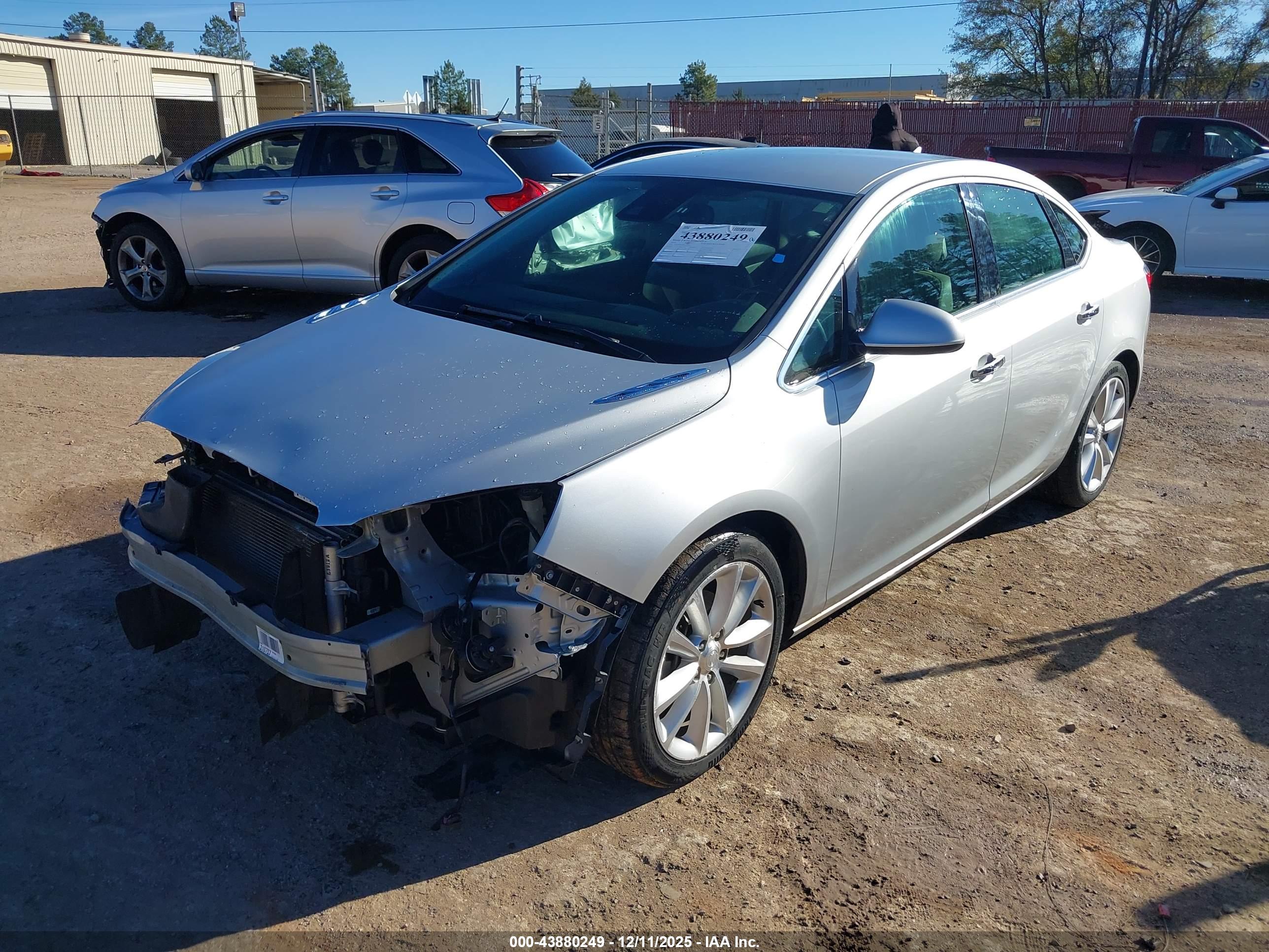BUICK VERANO image 2