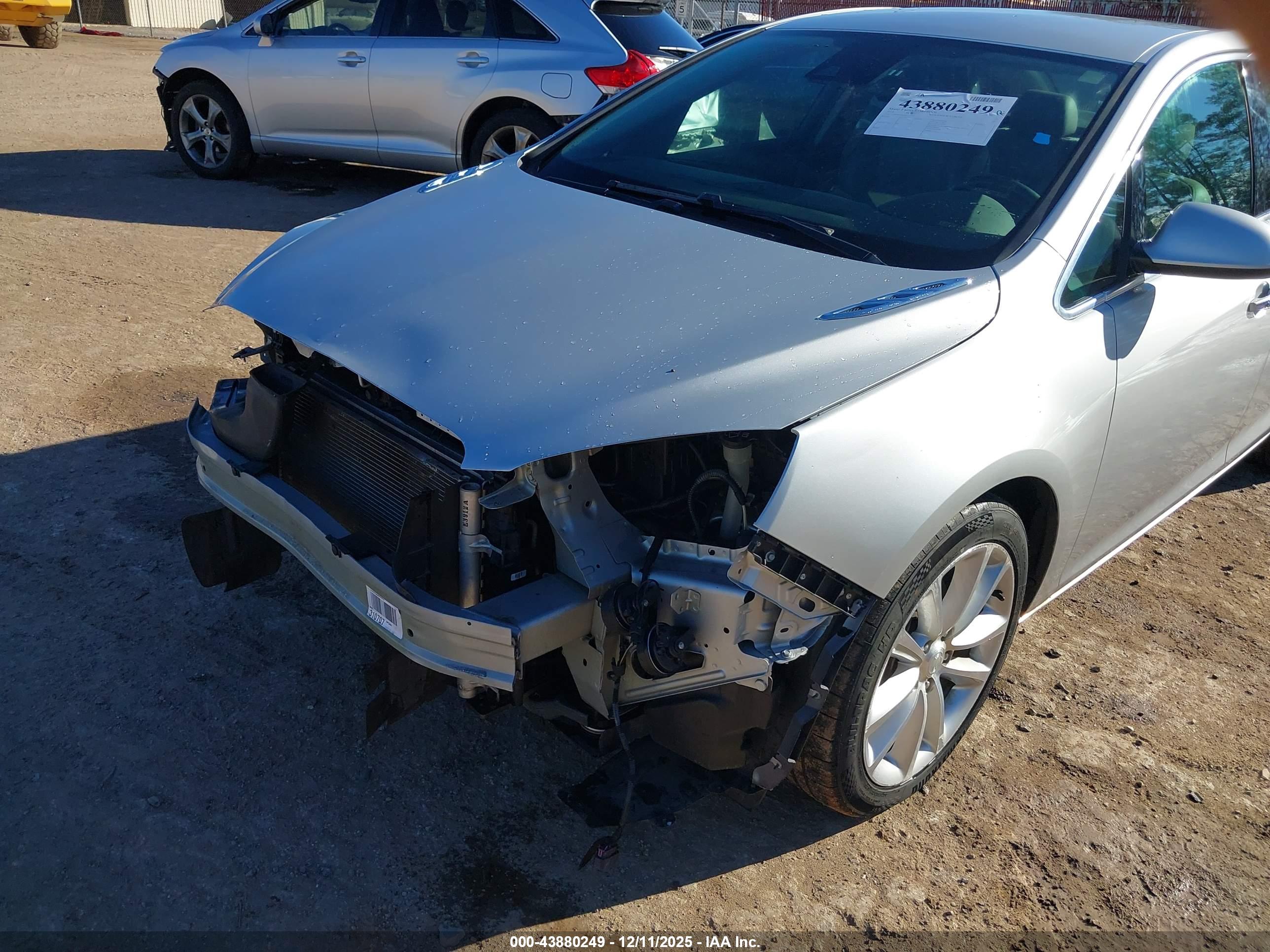 BUICK VERANO image 6