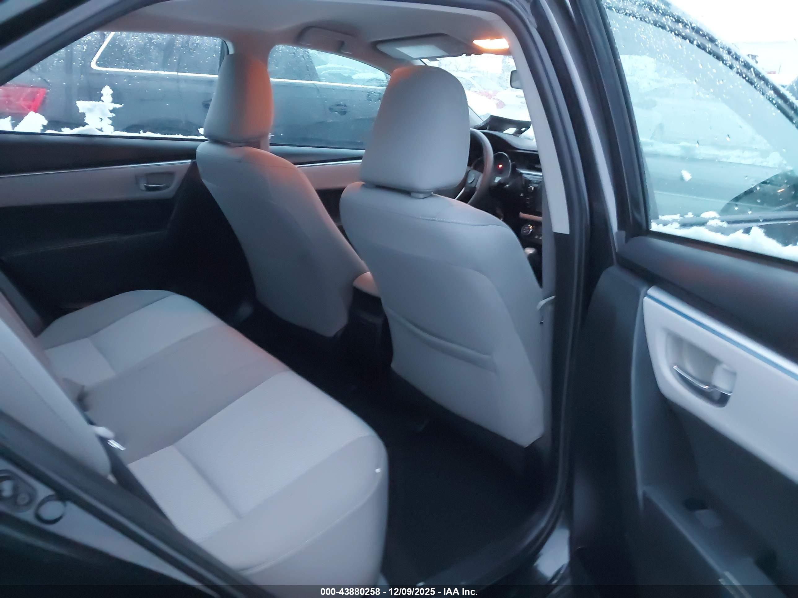 TOYOTA COROLLA image 8