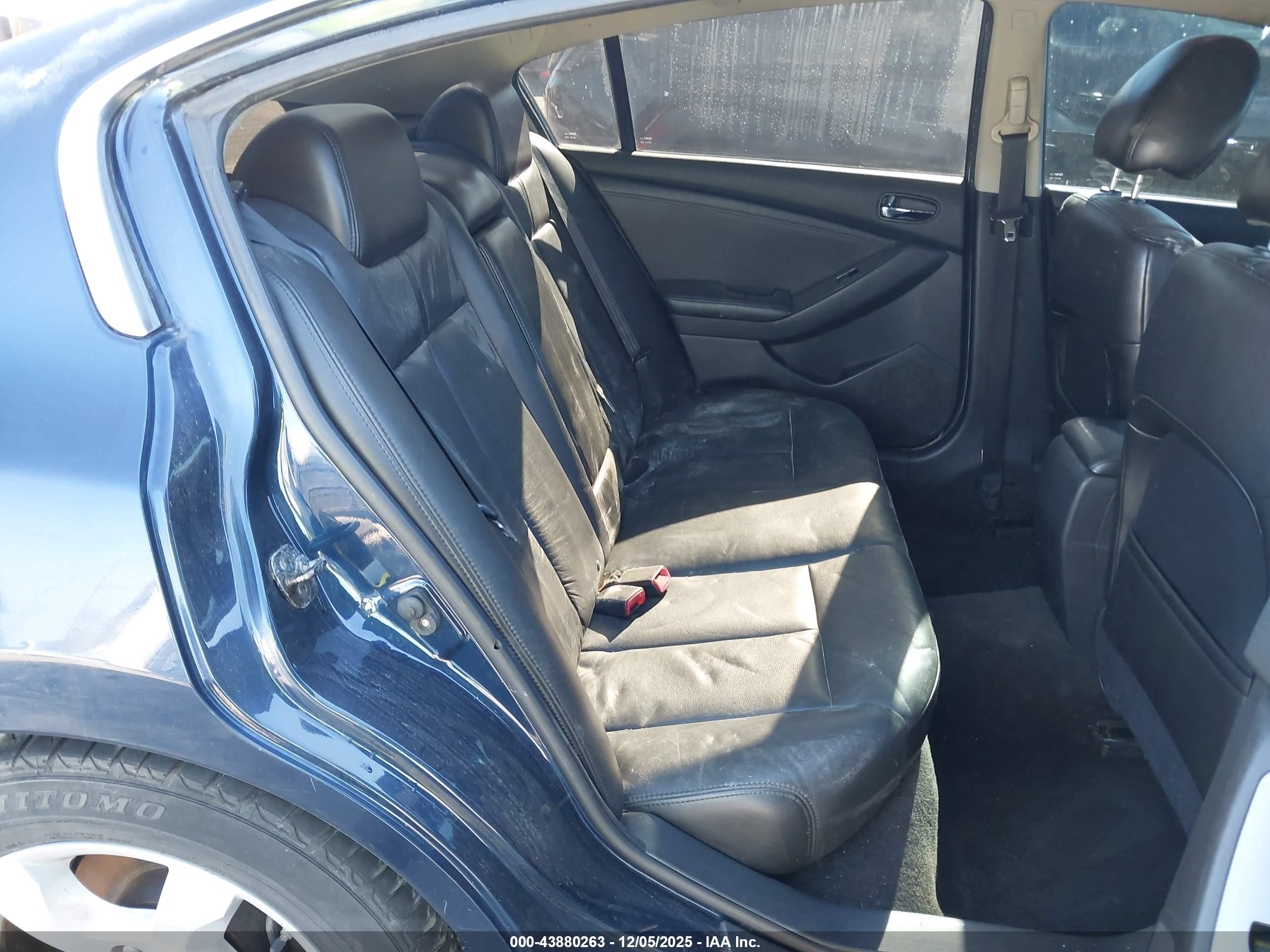 NISSAN ALTIMA image 8