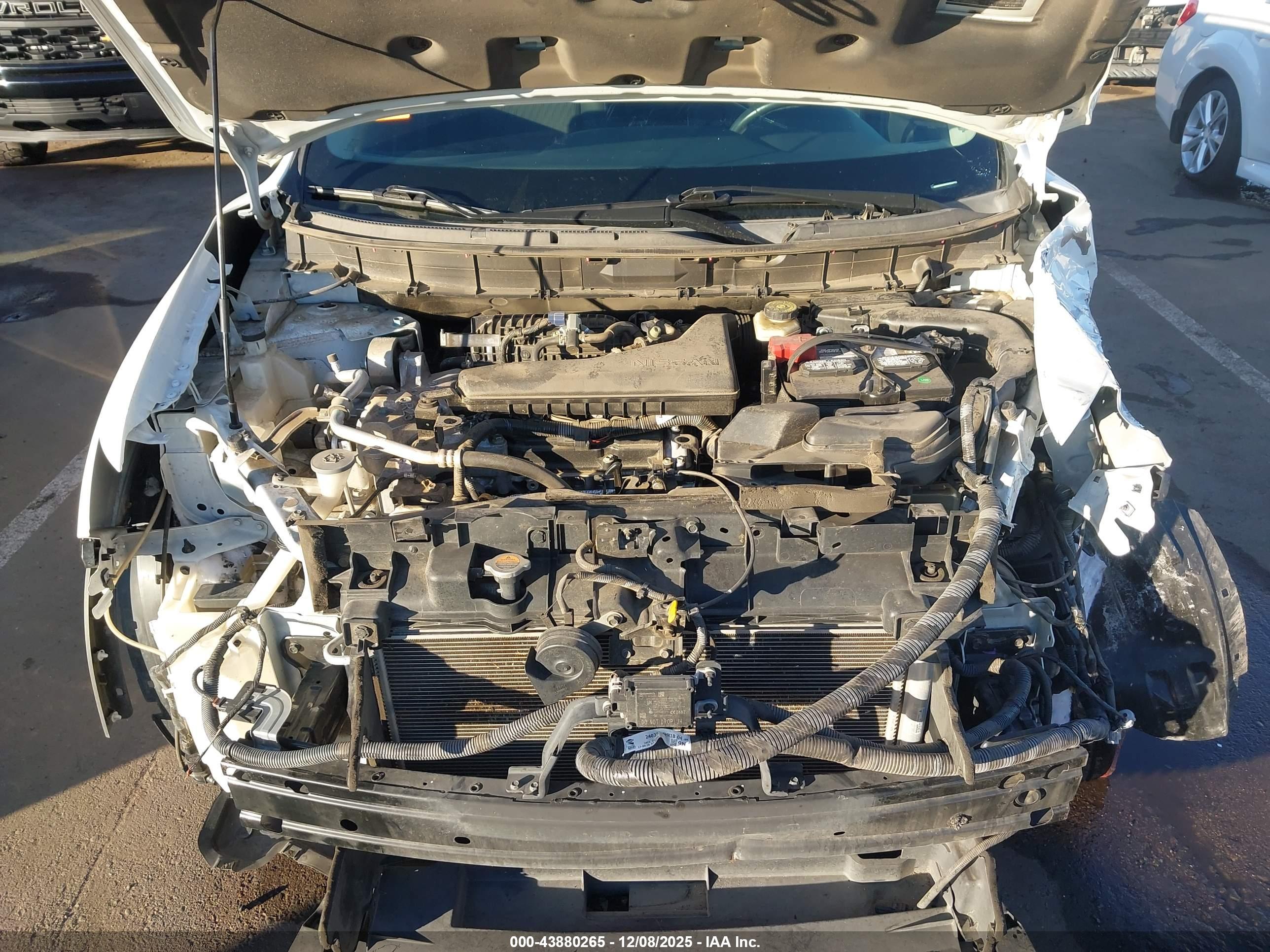 NISSAN ROGUE image 10