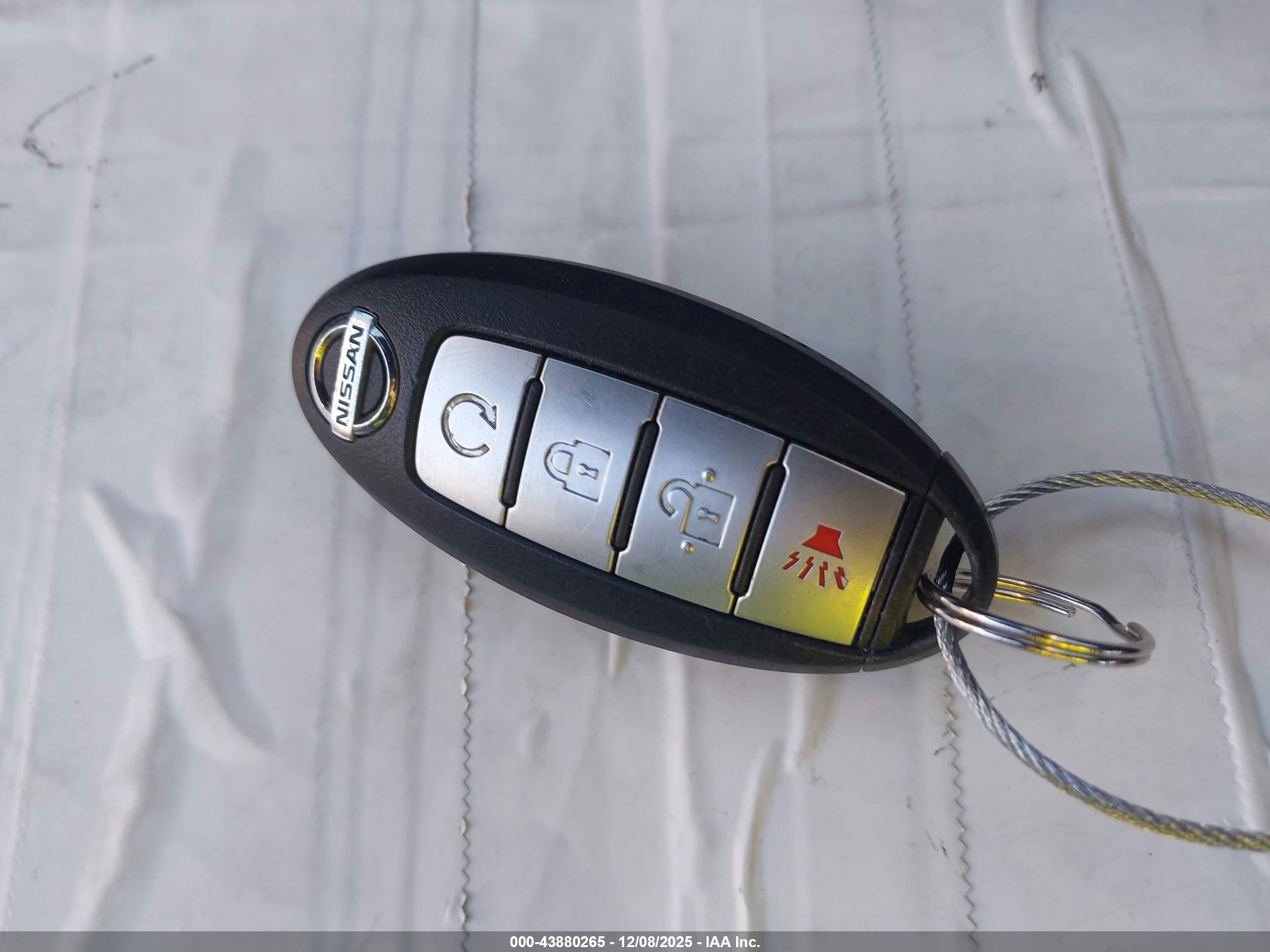 NISSAN ROGUE image 11