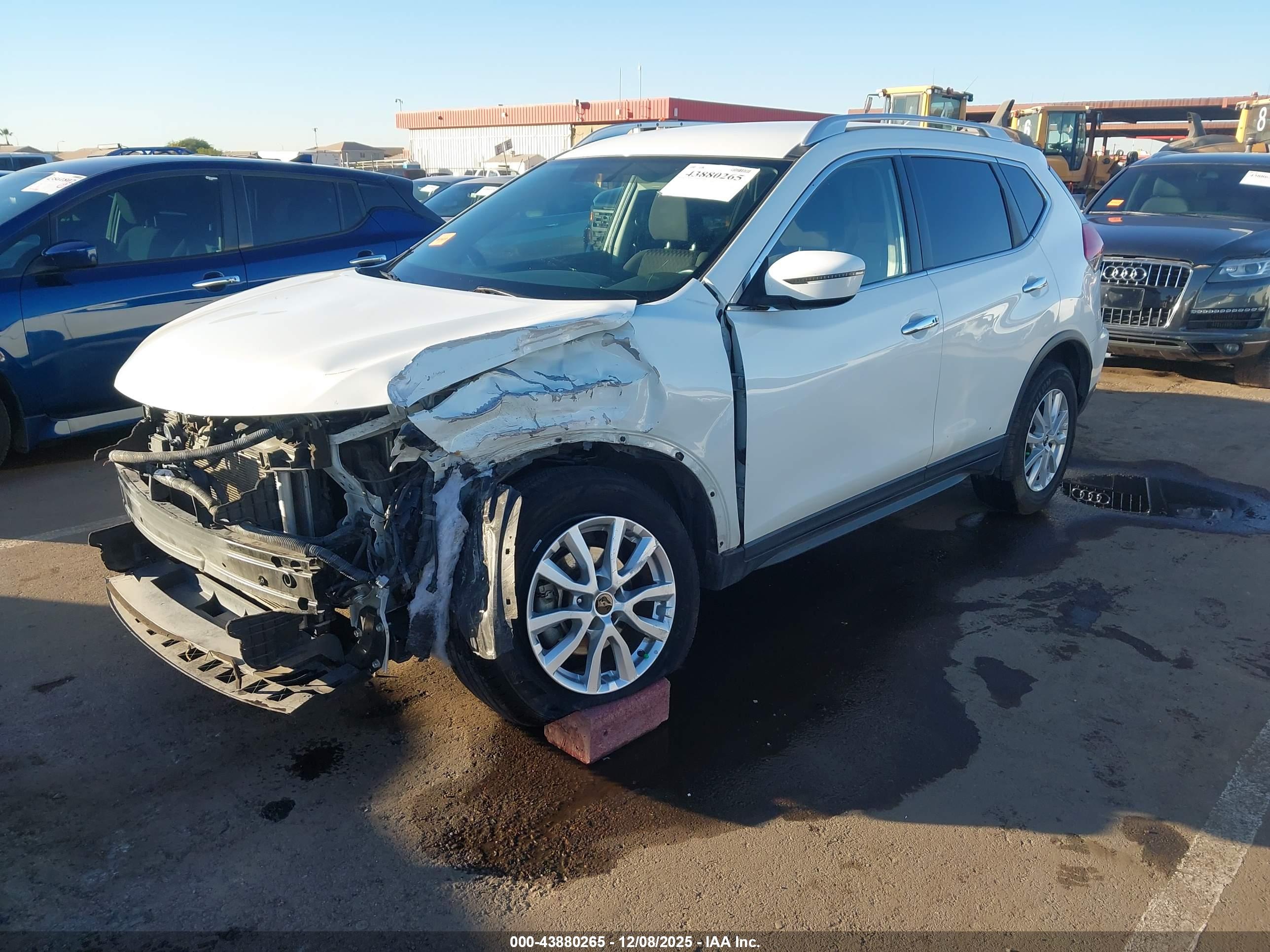 NISSAN ROGUE image 2