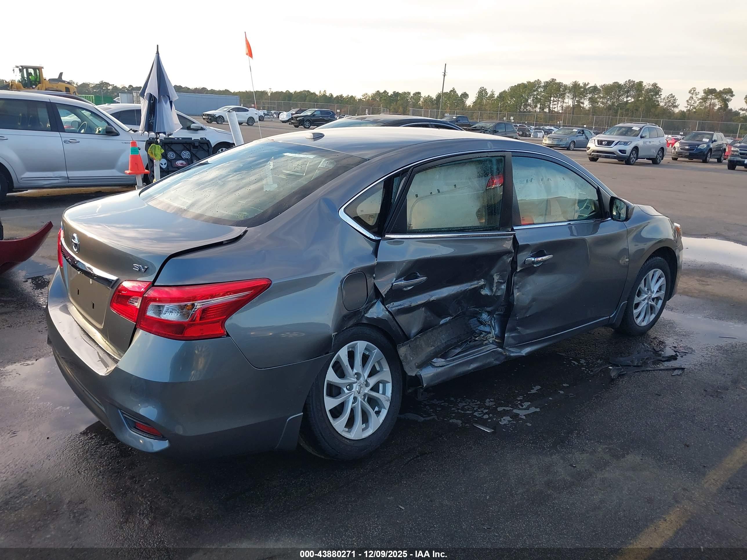 NISSAN SENTRA image 4