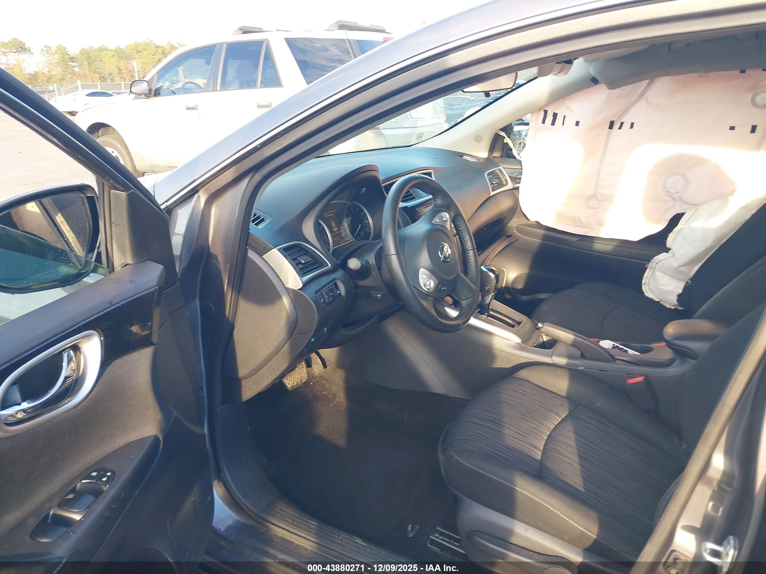 NISSAN SENTRA image 5