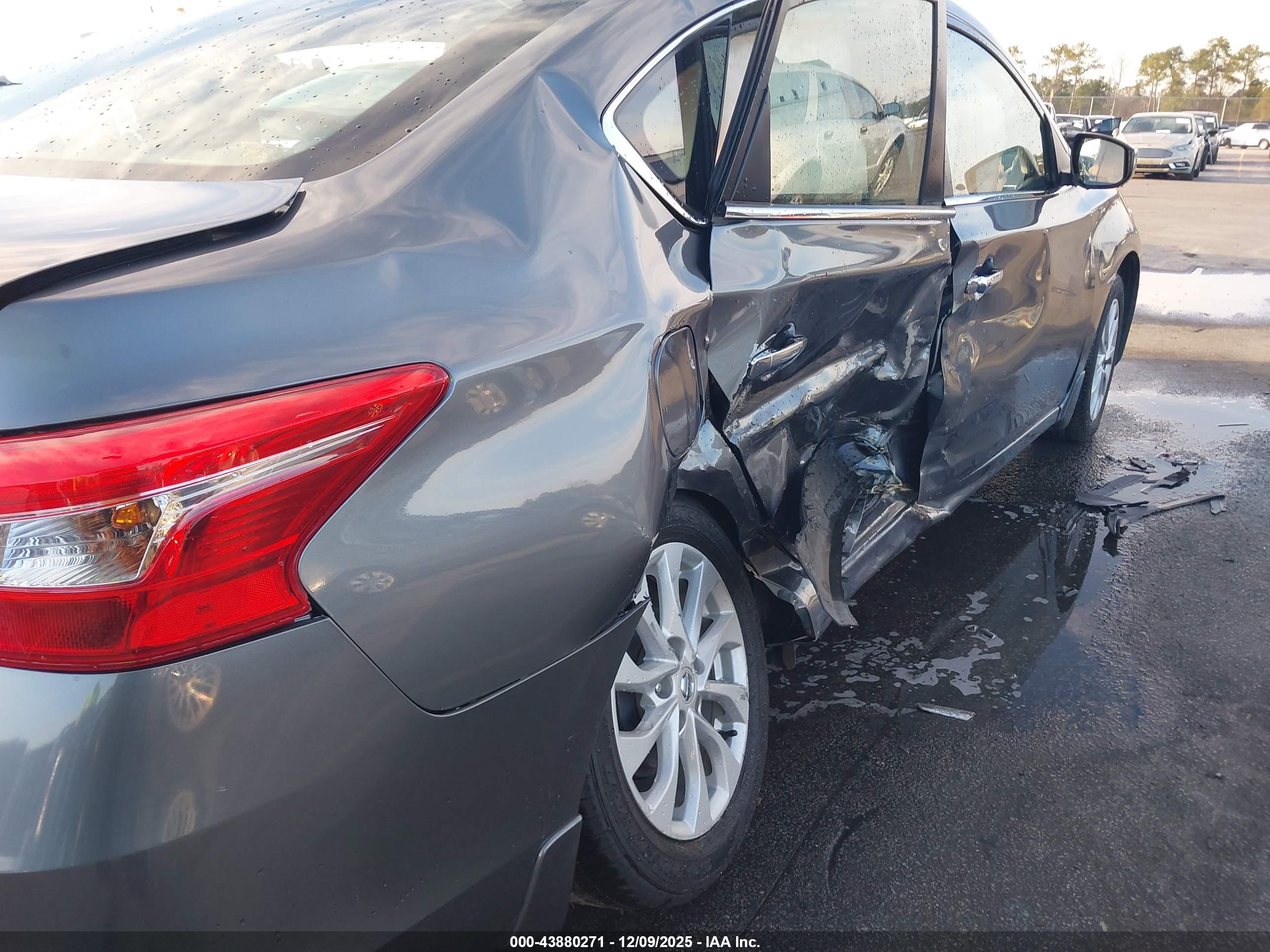 NISSAN SENTRA image 6