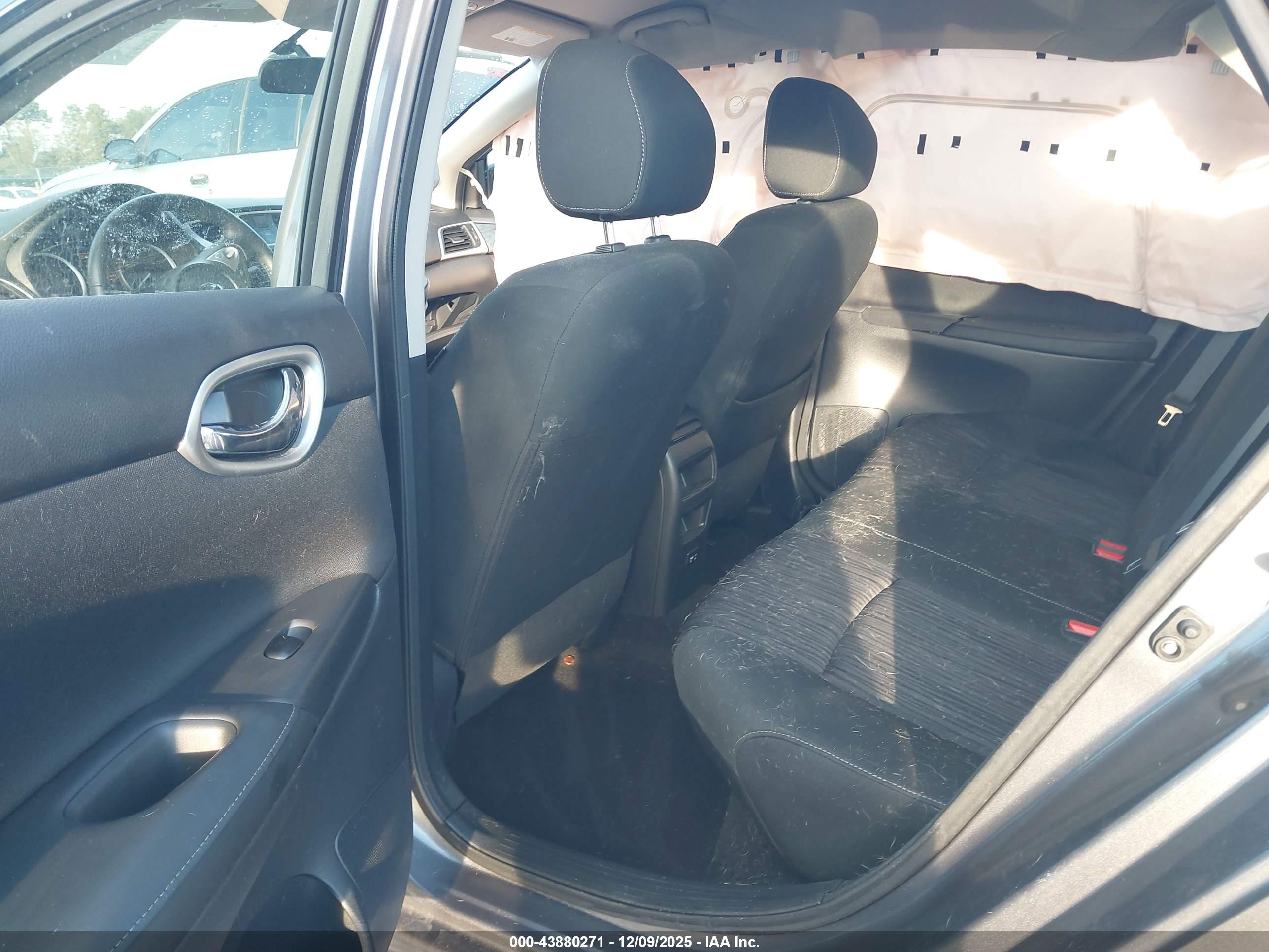 NISSAN SENTRA image 8