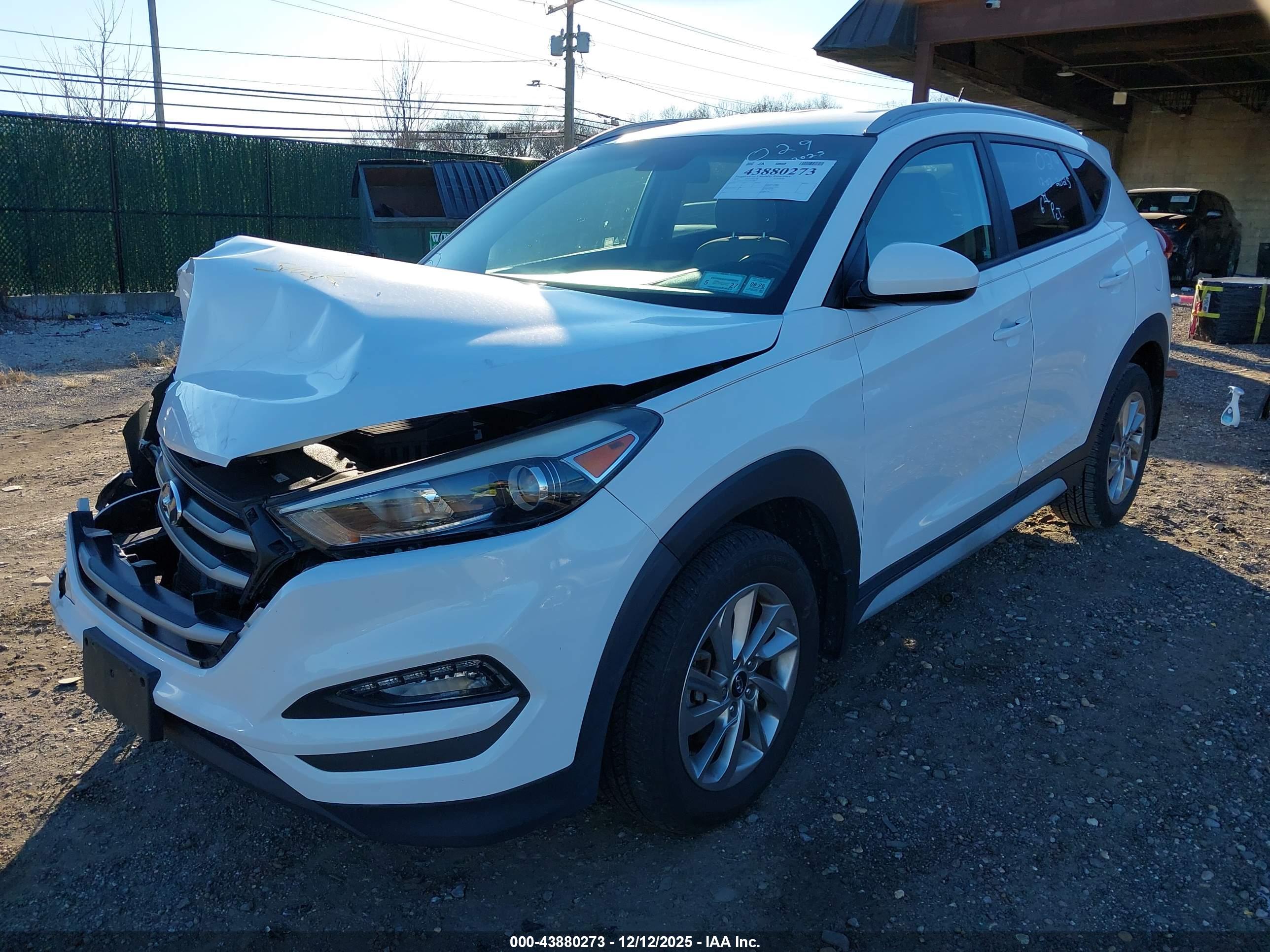 HYUNDAI TUCSON image 2
