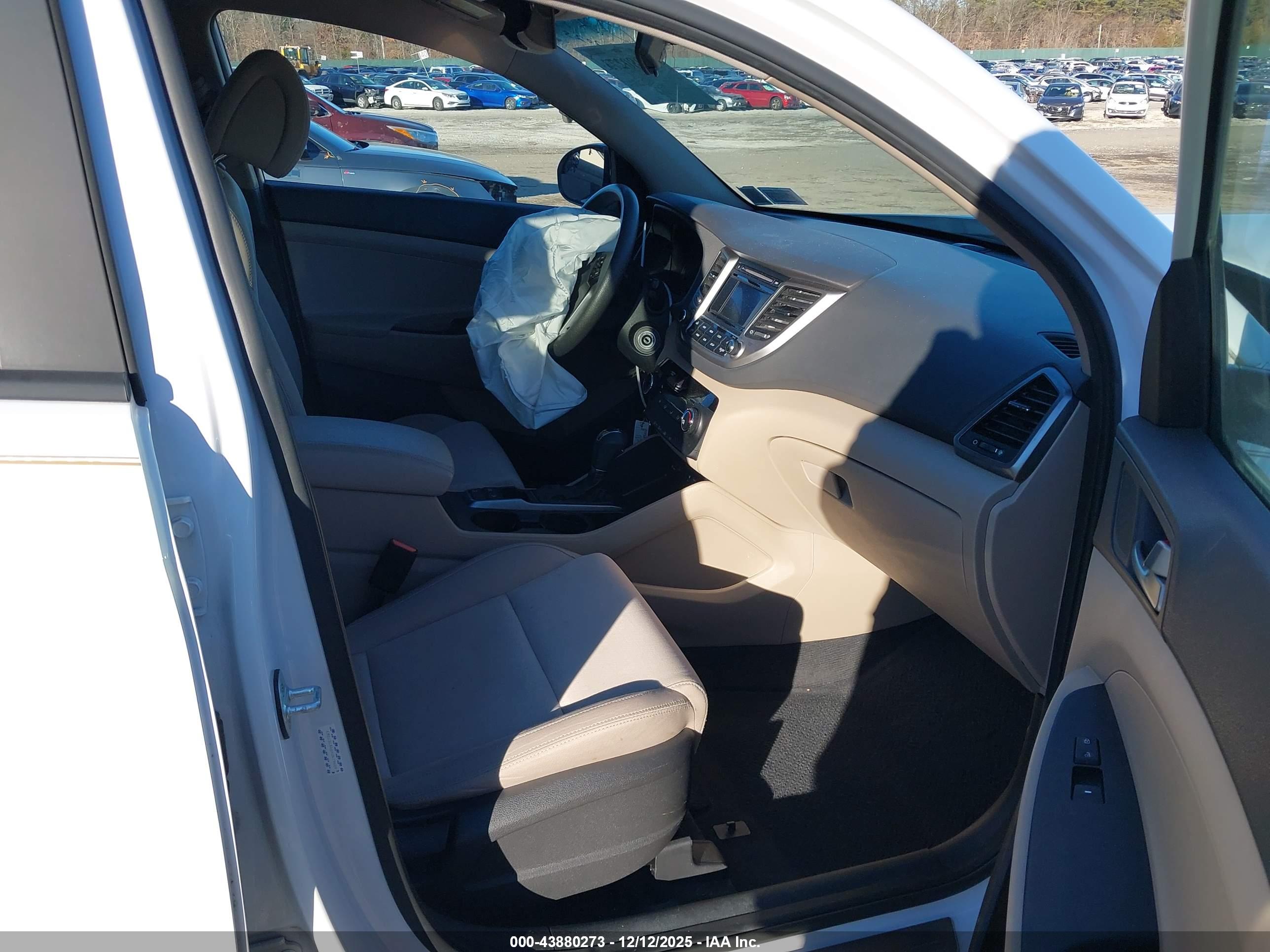 HYUNDAI TUCSON image 5