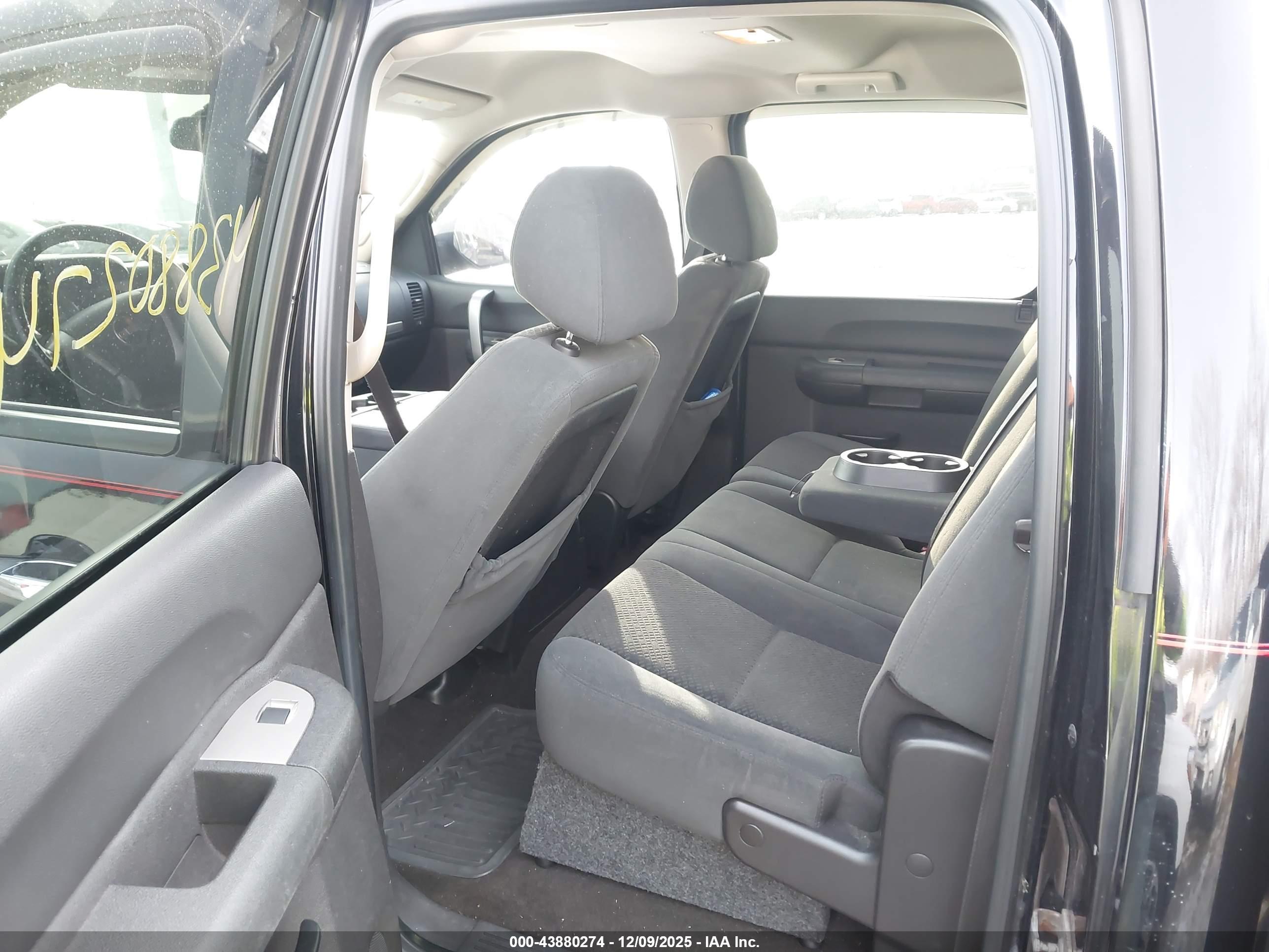 GMC SIERRA image 8