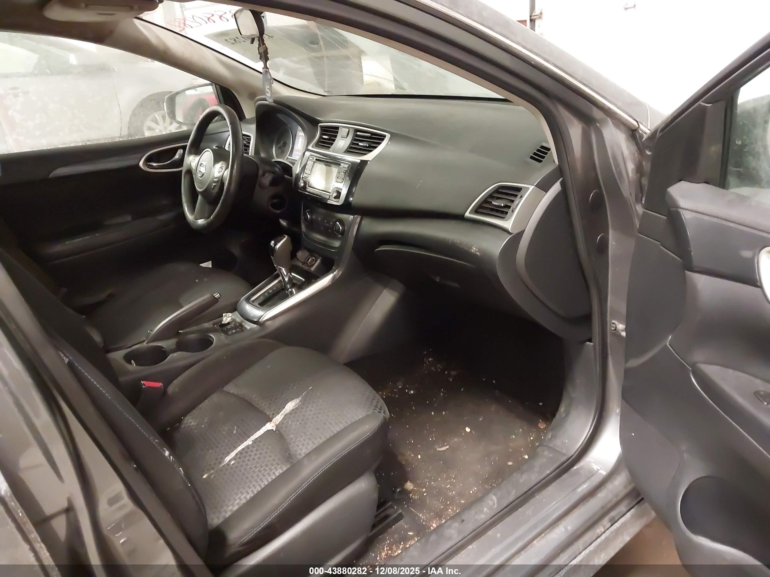 NISSAN SENTRA image 5