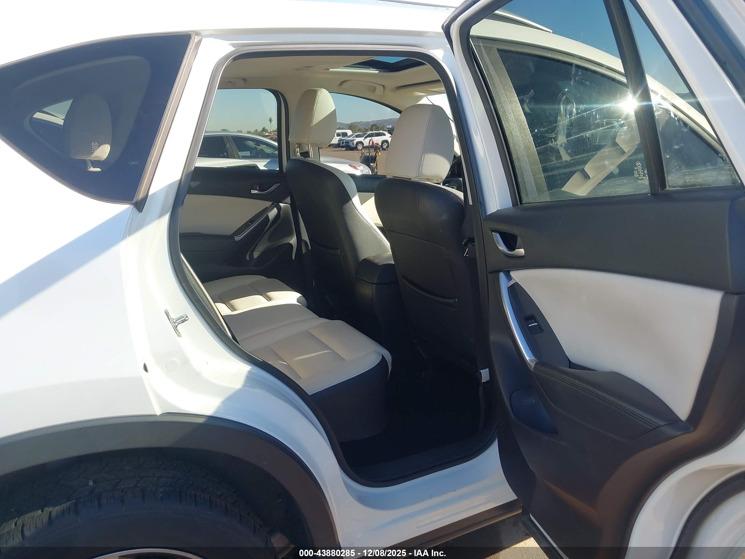 MAZDA CX-5 image 8