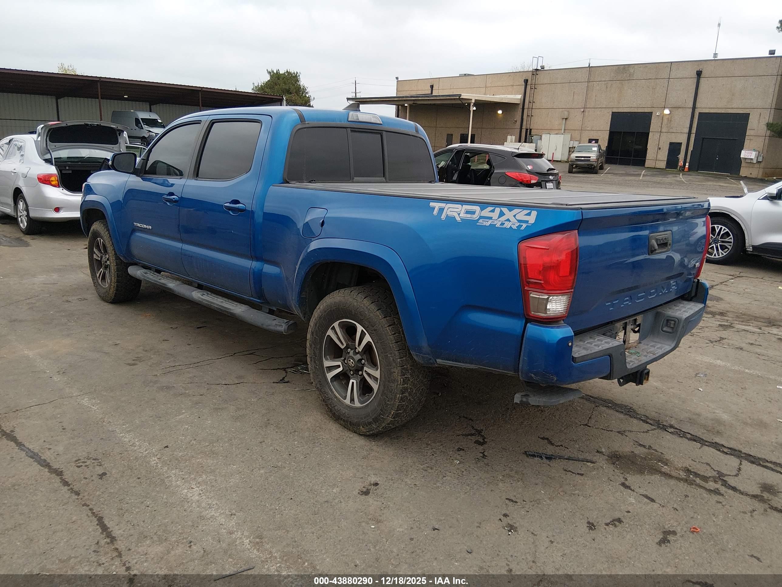 TOYOTA TACOMA image 3