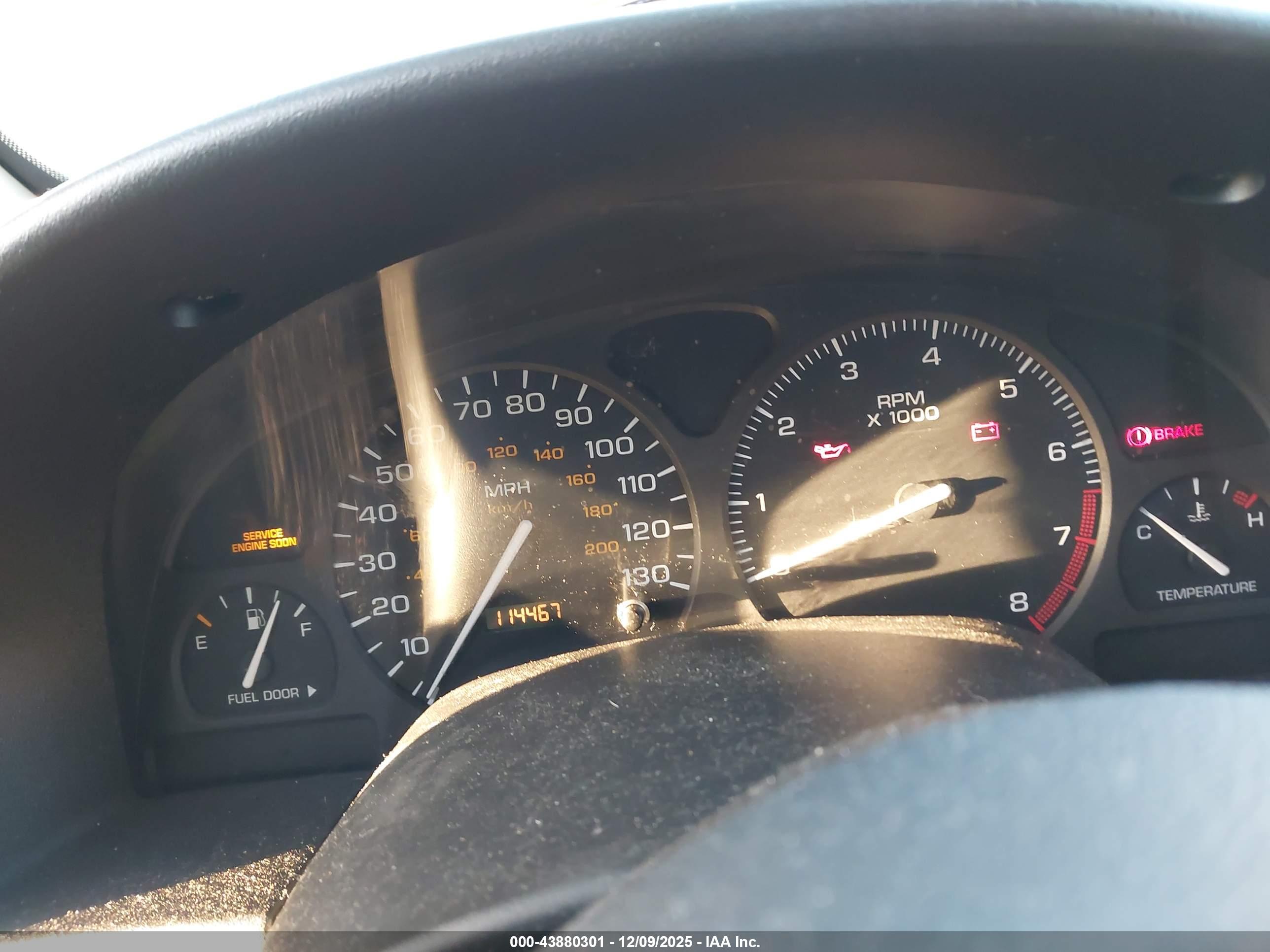 SATURN VUE image 7