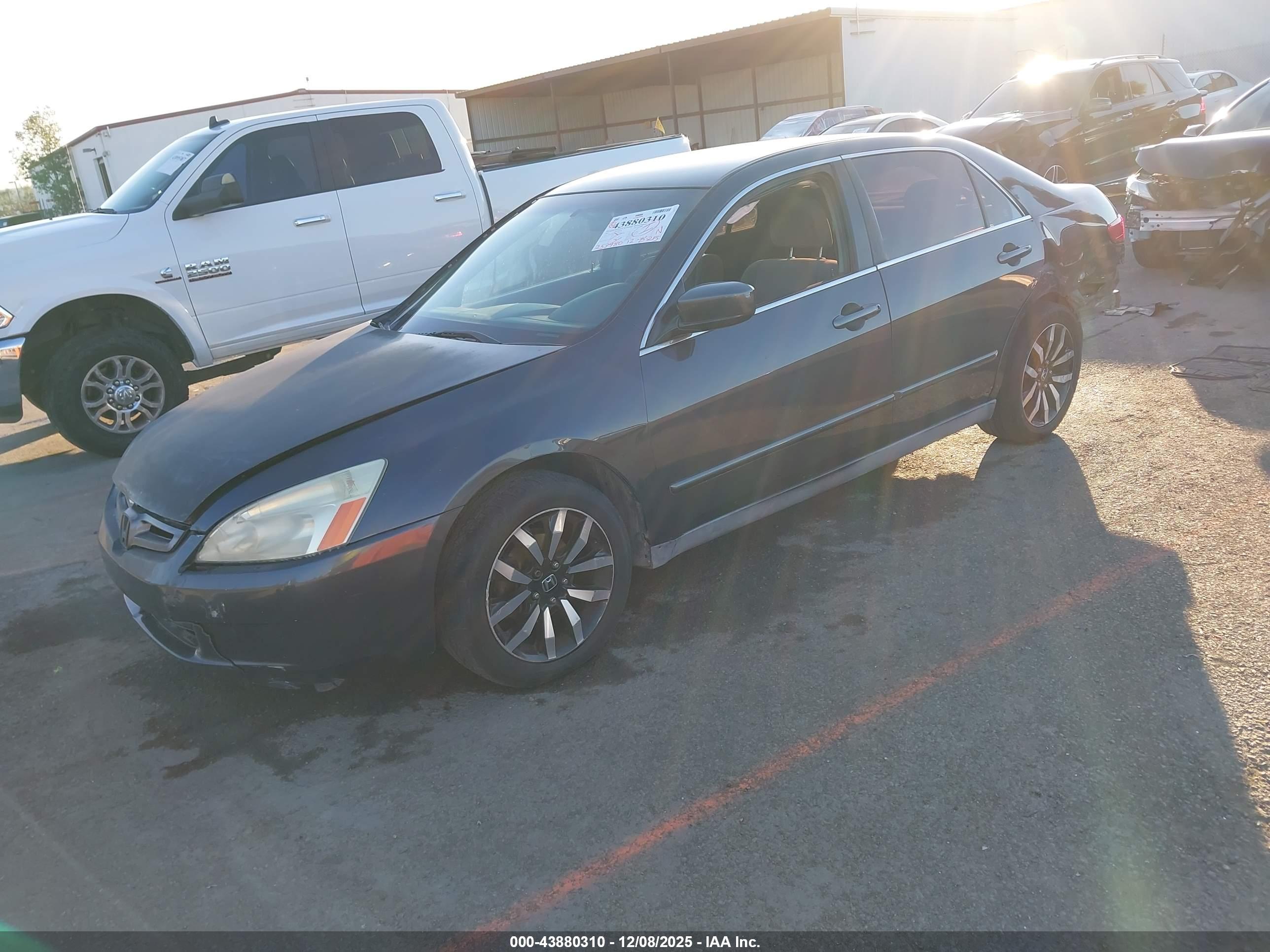 HONDA ACCORD image 2