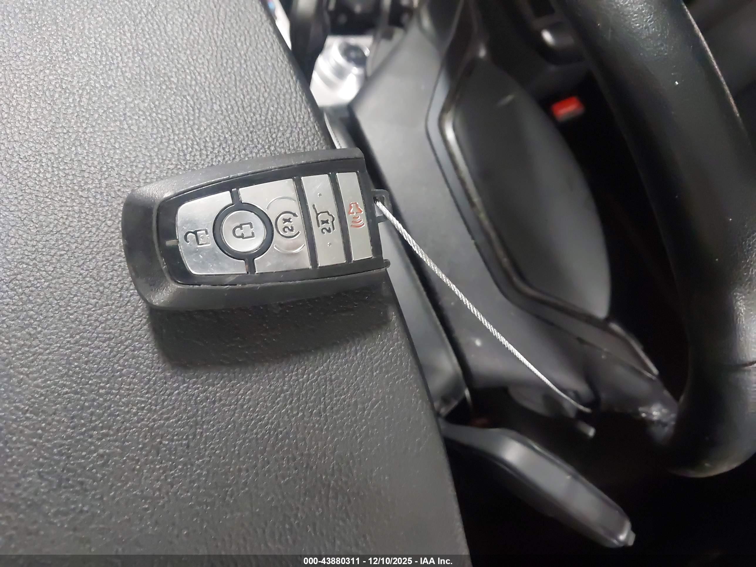 FORD EXPLORER image 11