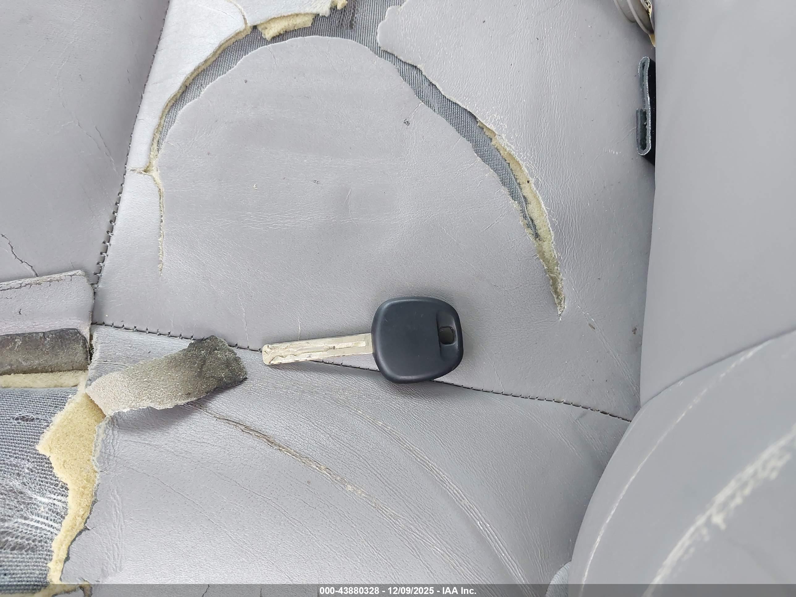 LEXUS ES image 11