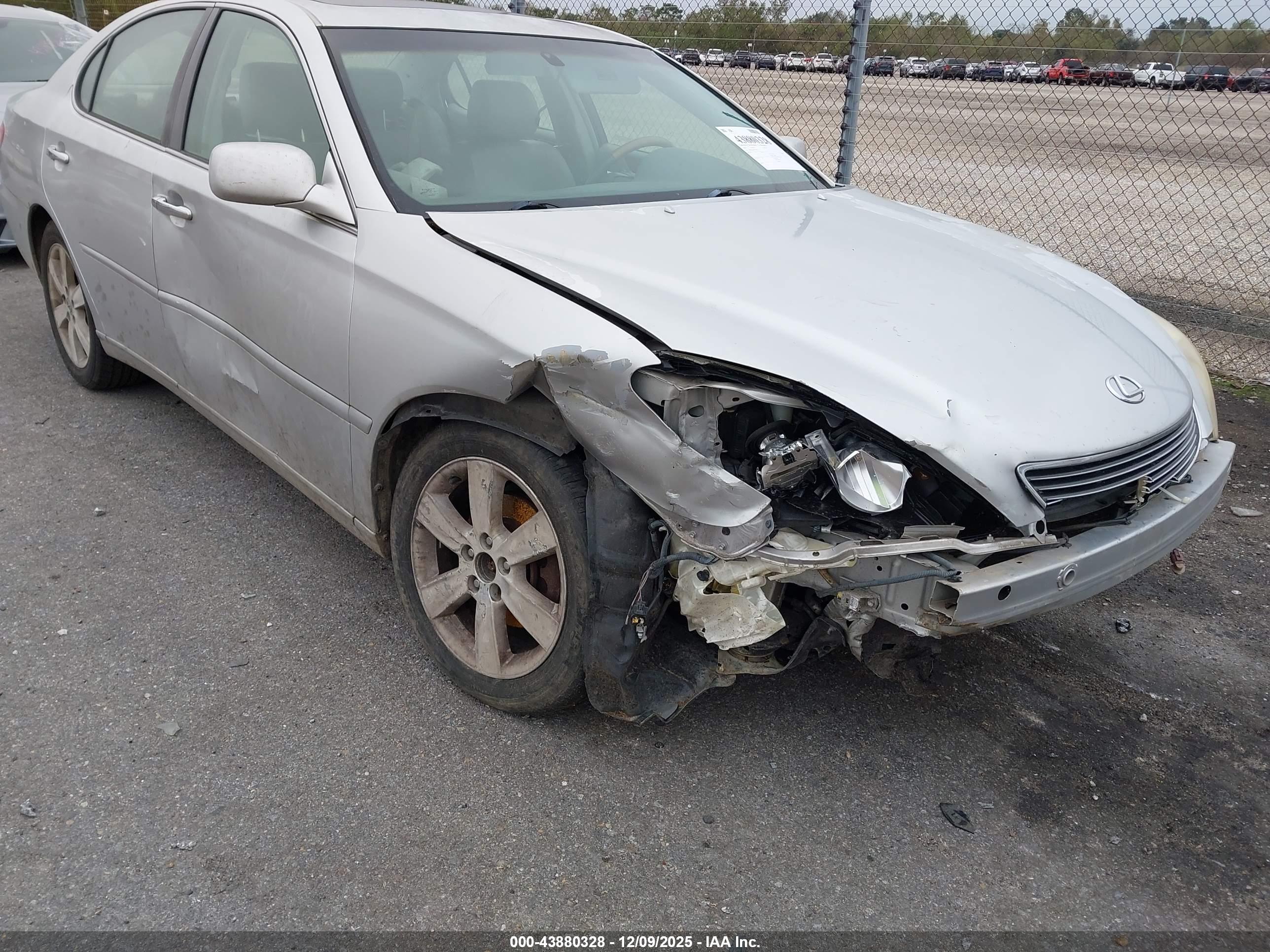 LEXUS ES image 6