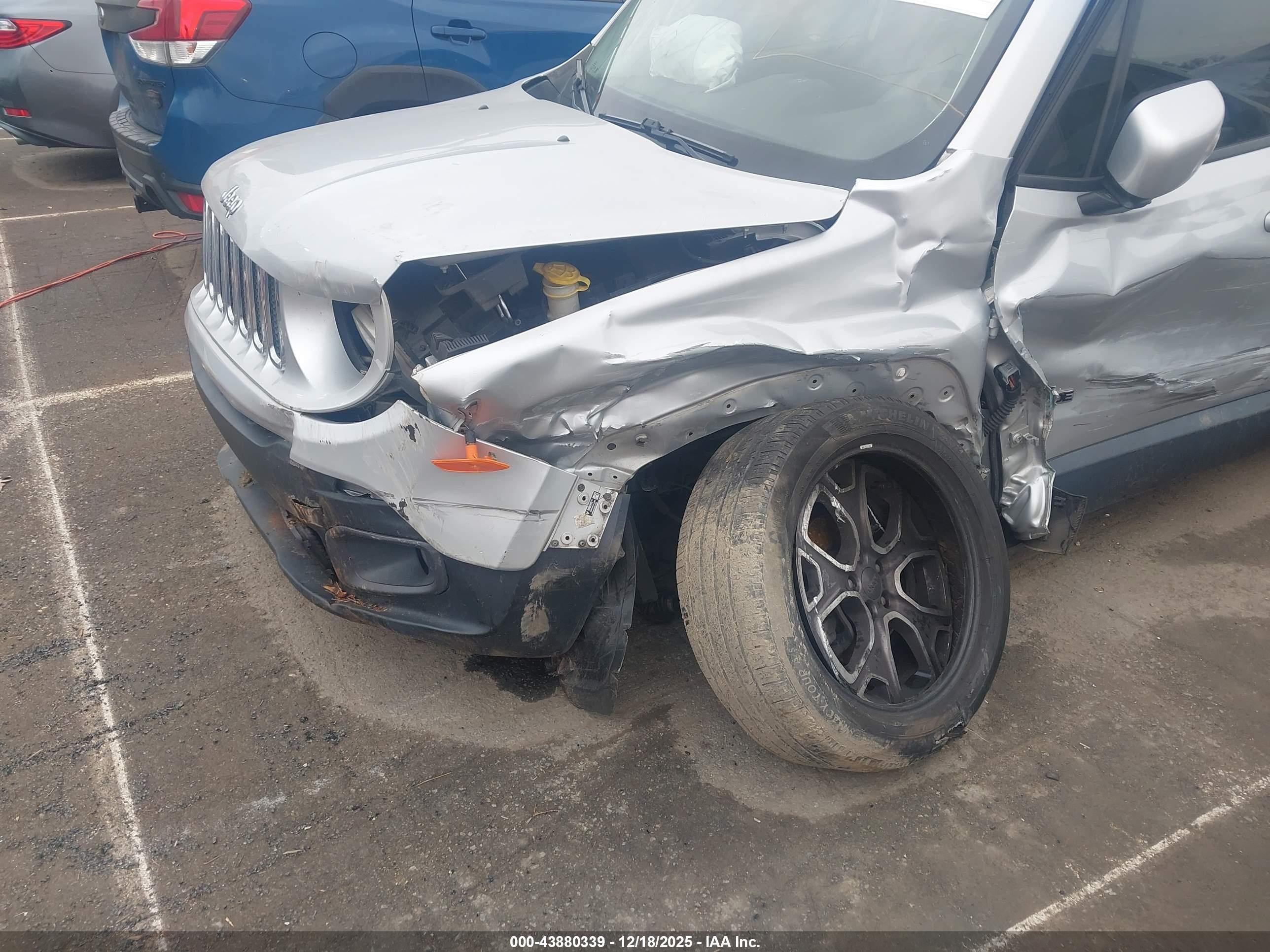 JEEP RENEGADE image 6