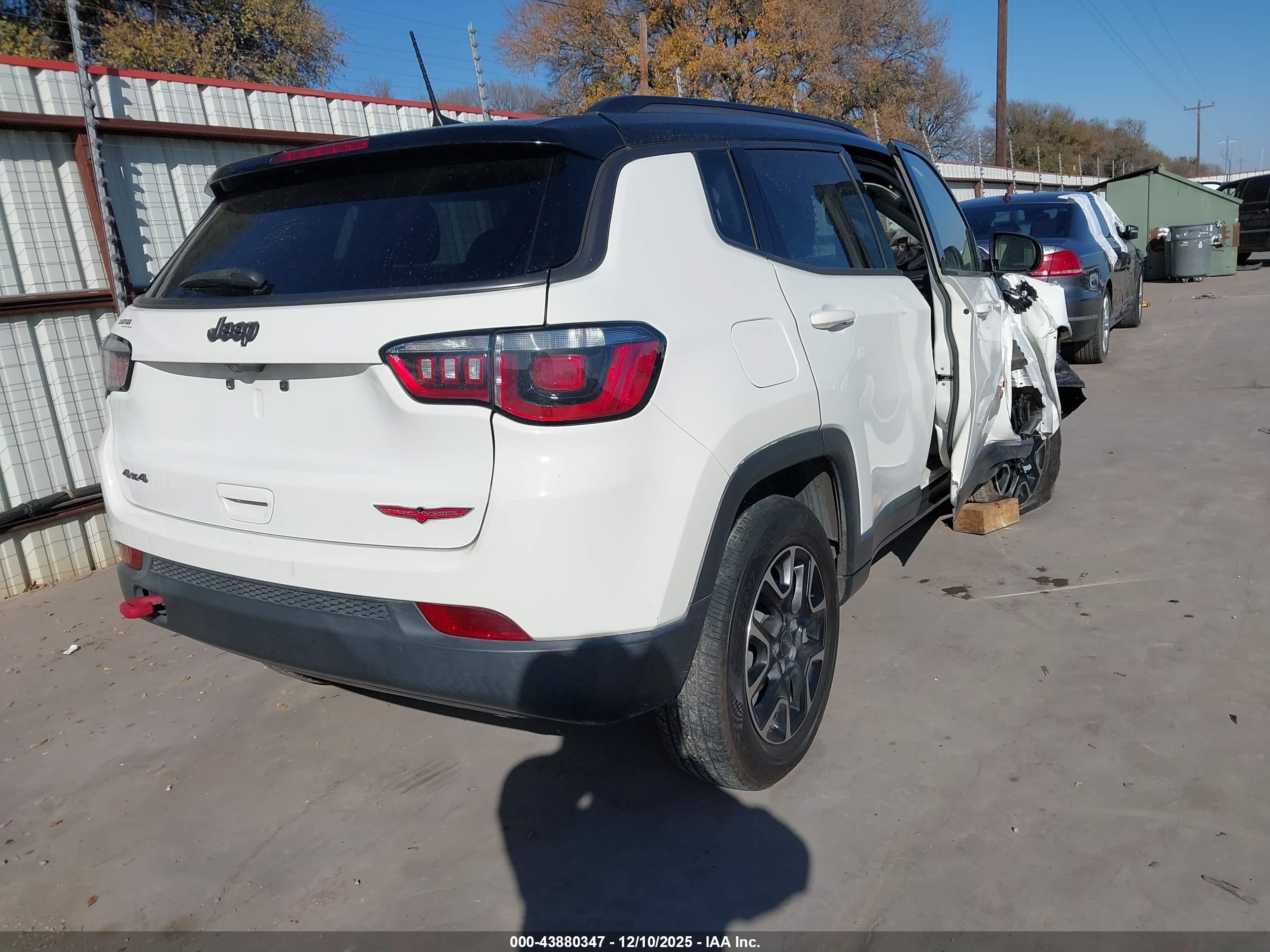 JEEP COMPASS image 4