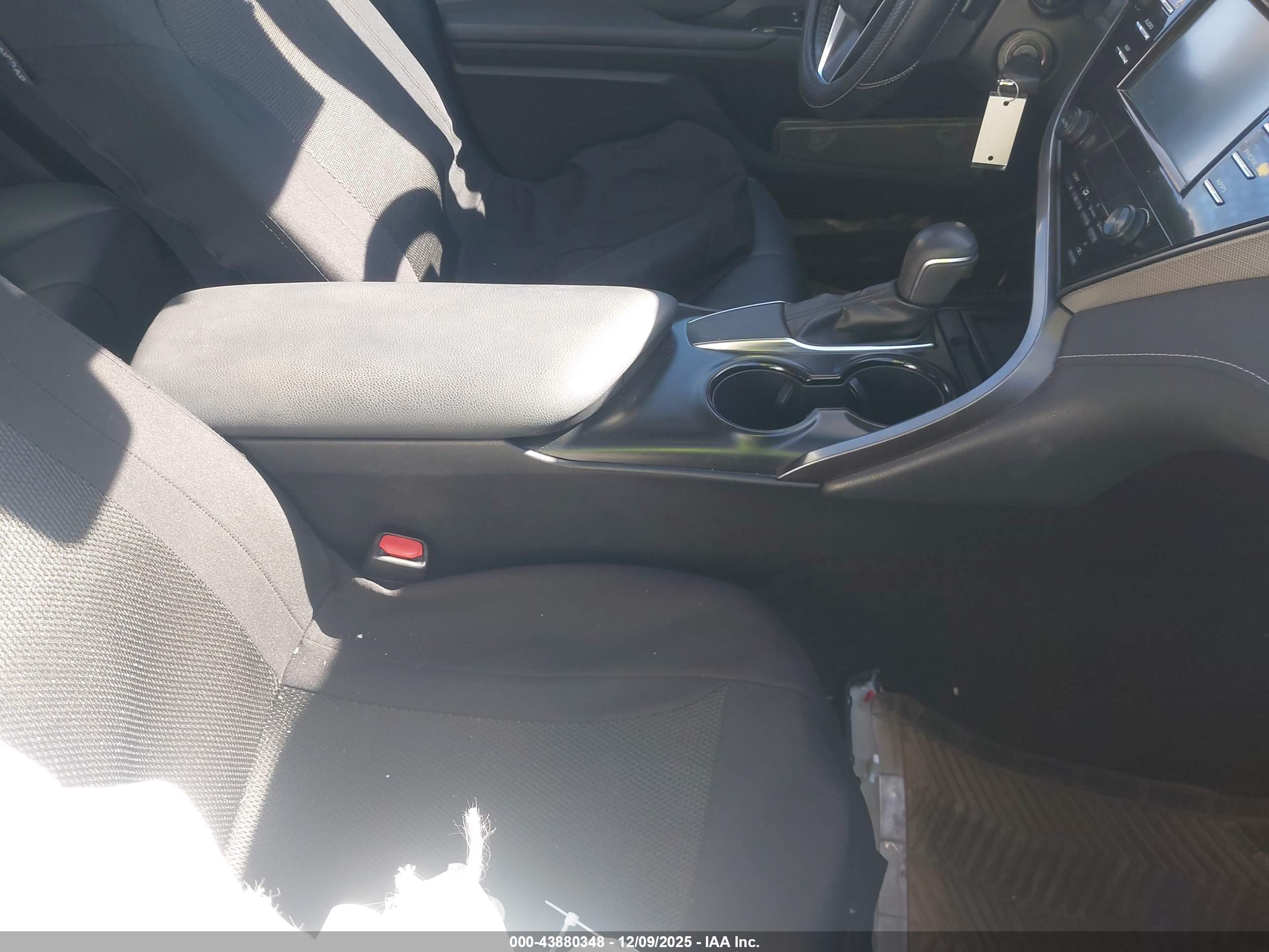 TOYOTA CAMRY image 5
