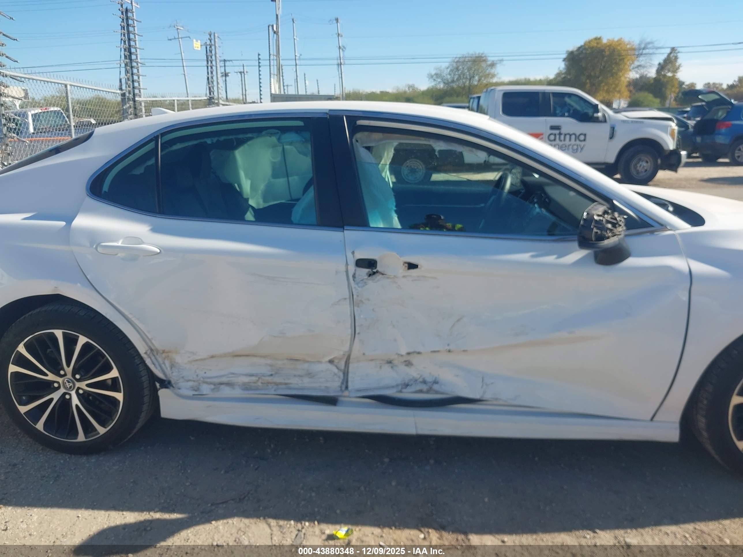 TOYOTA CAMRY image 6