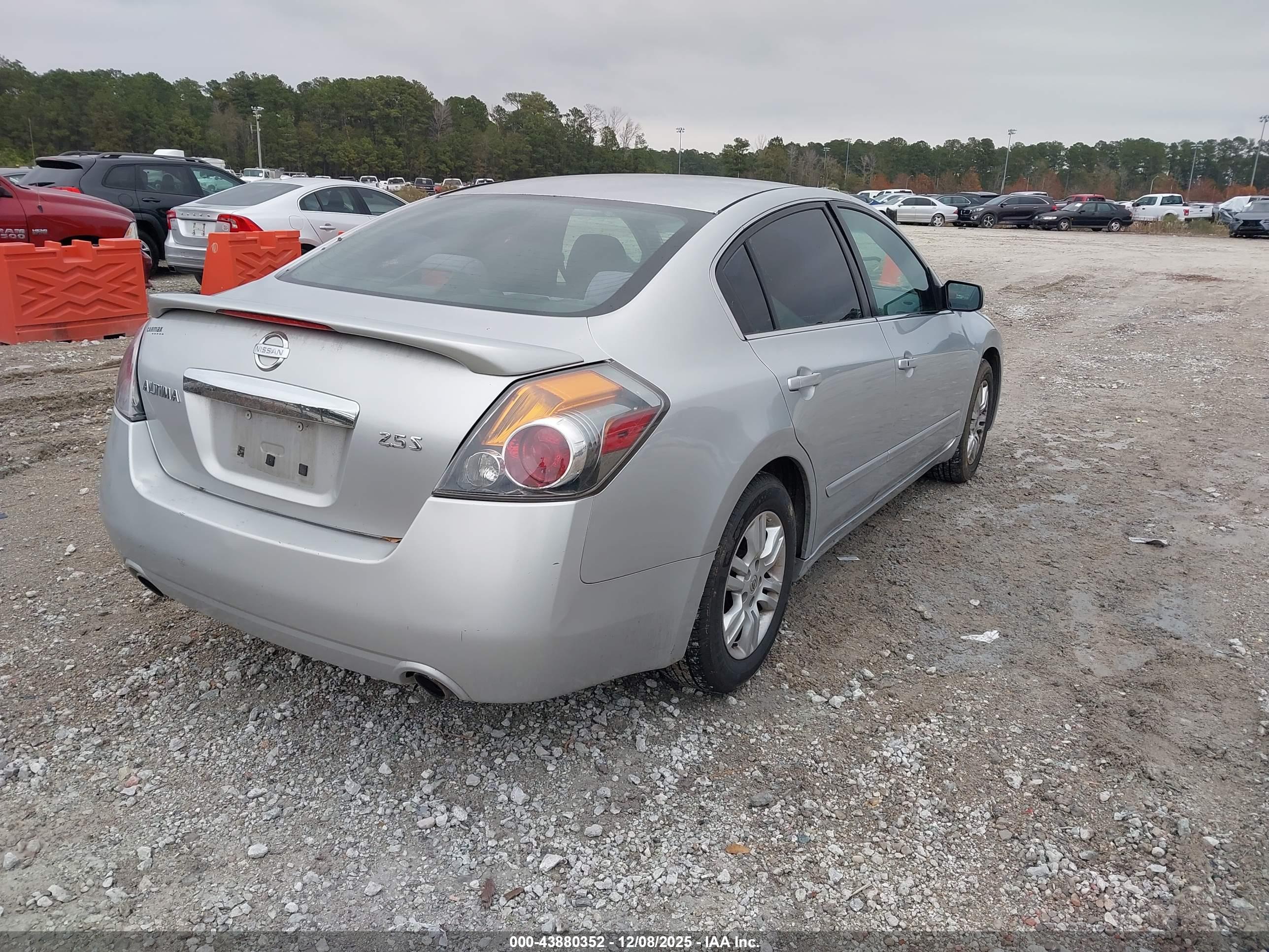 NISSAN ALTIMA image 4