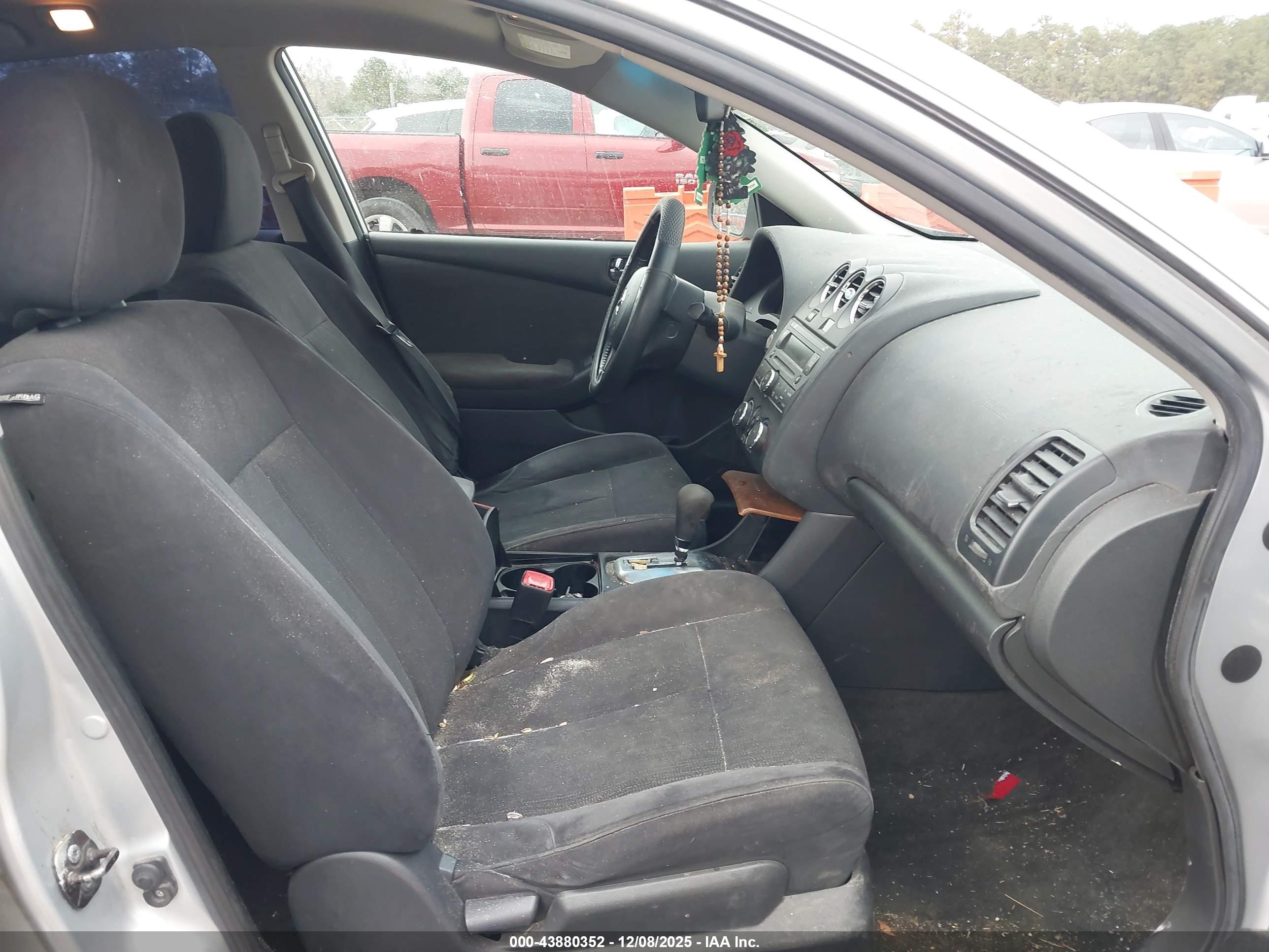NISSAN ALTIMA image 5
