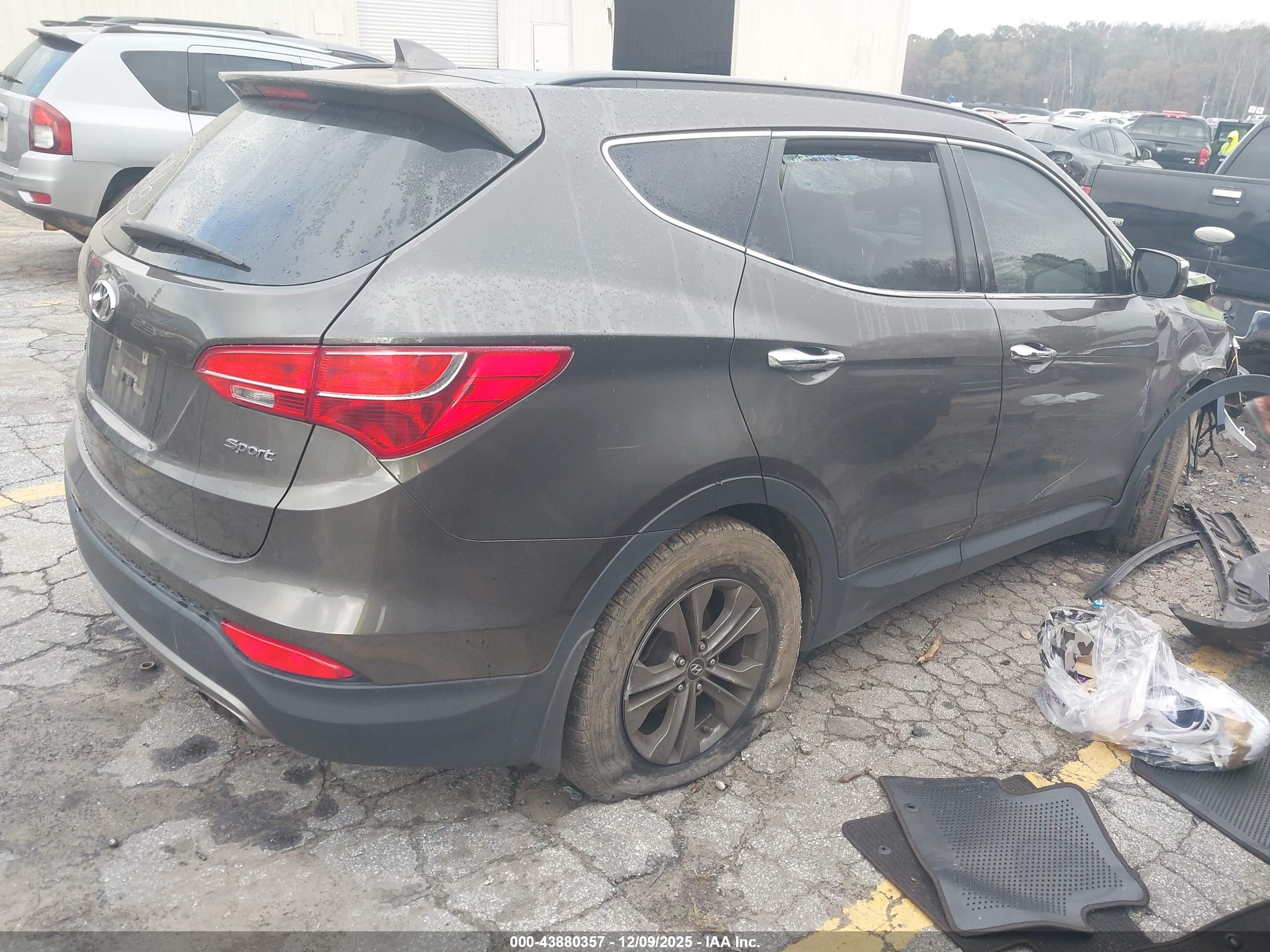 HYUNDAI SANTA image 4