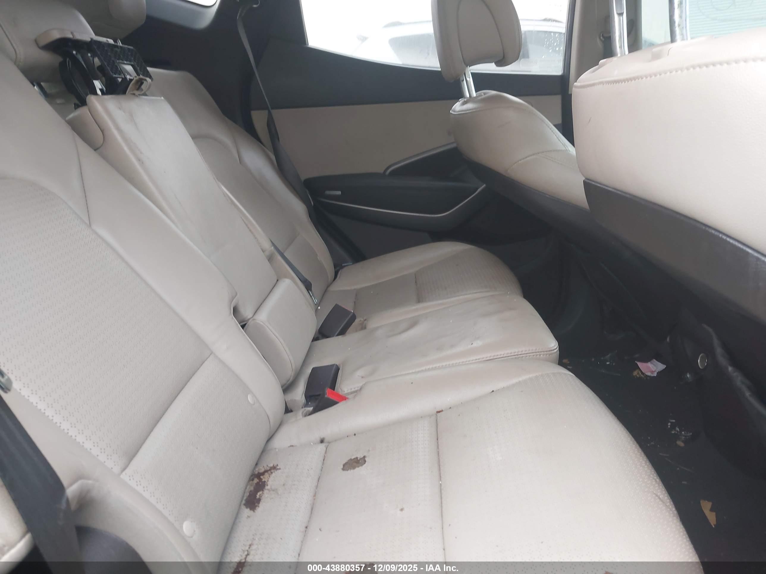 HYUNDAI SANTA image 8