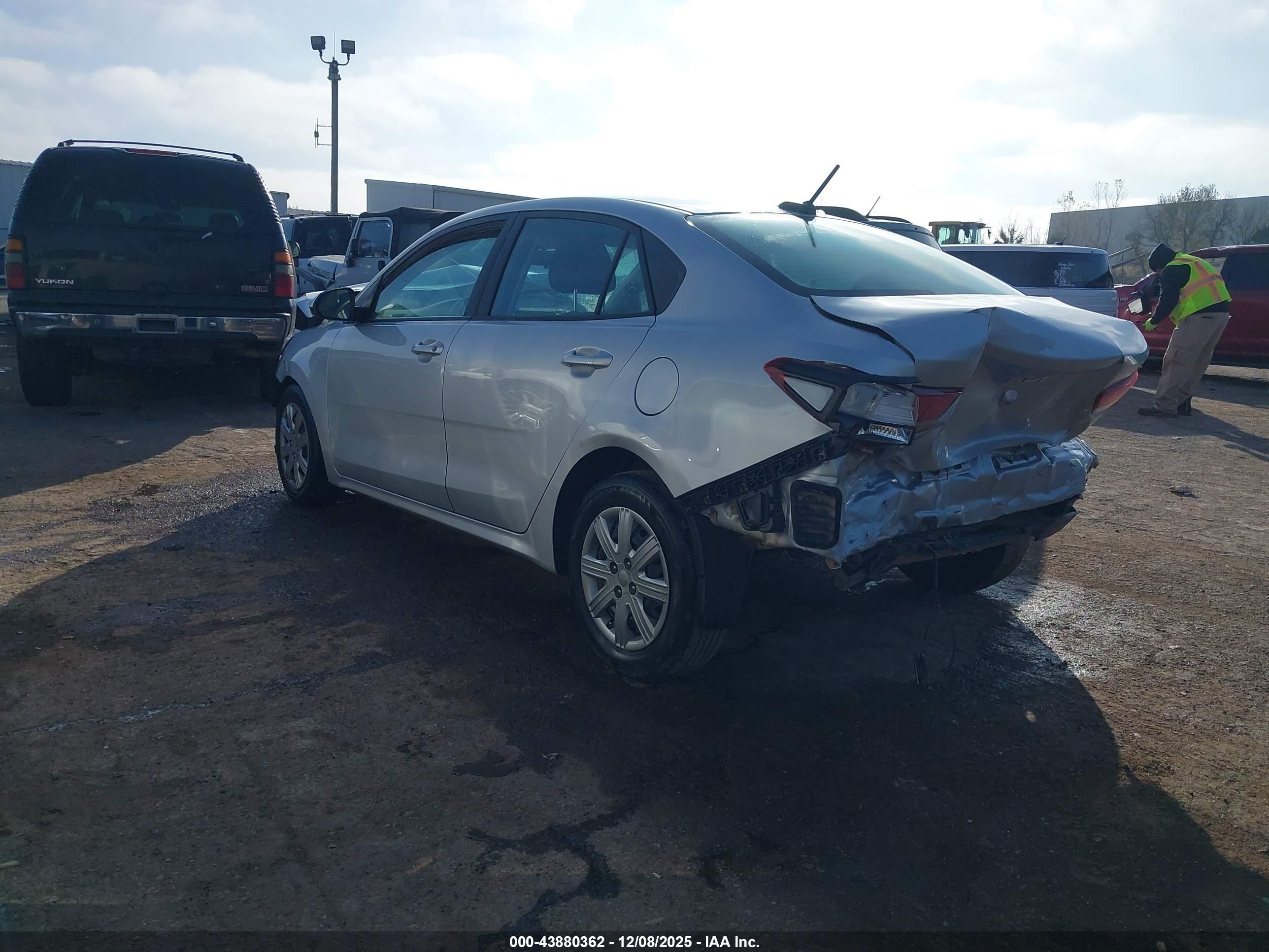 KIA RIO image 3