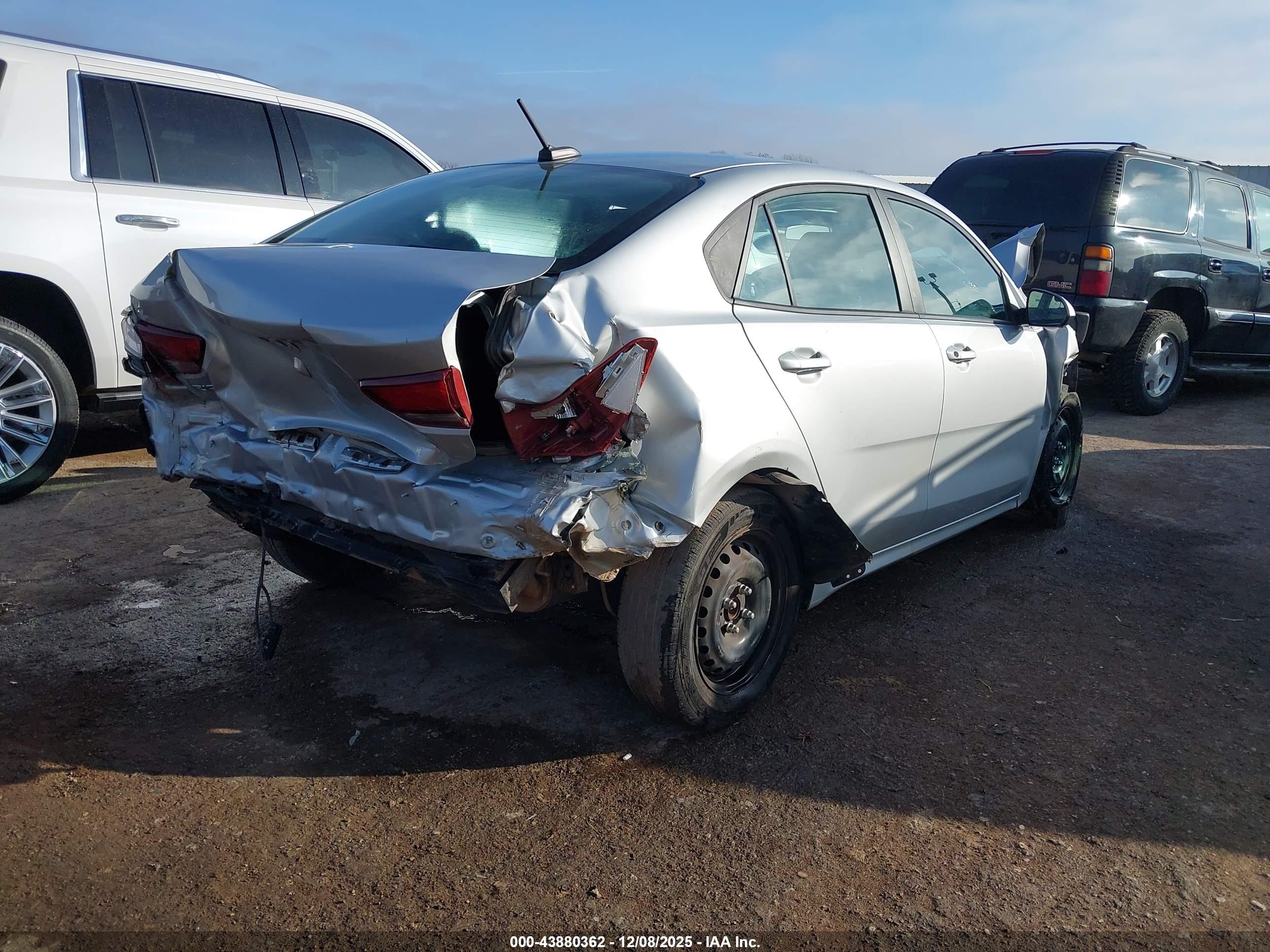 KIA RIO image 4