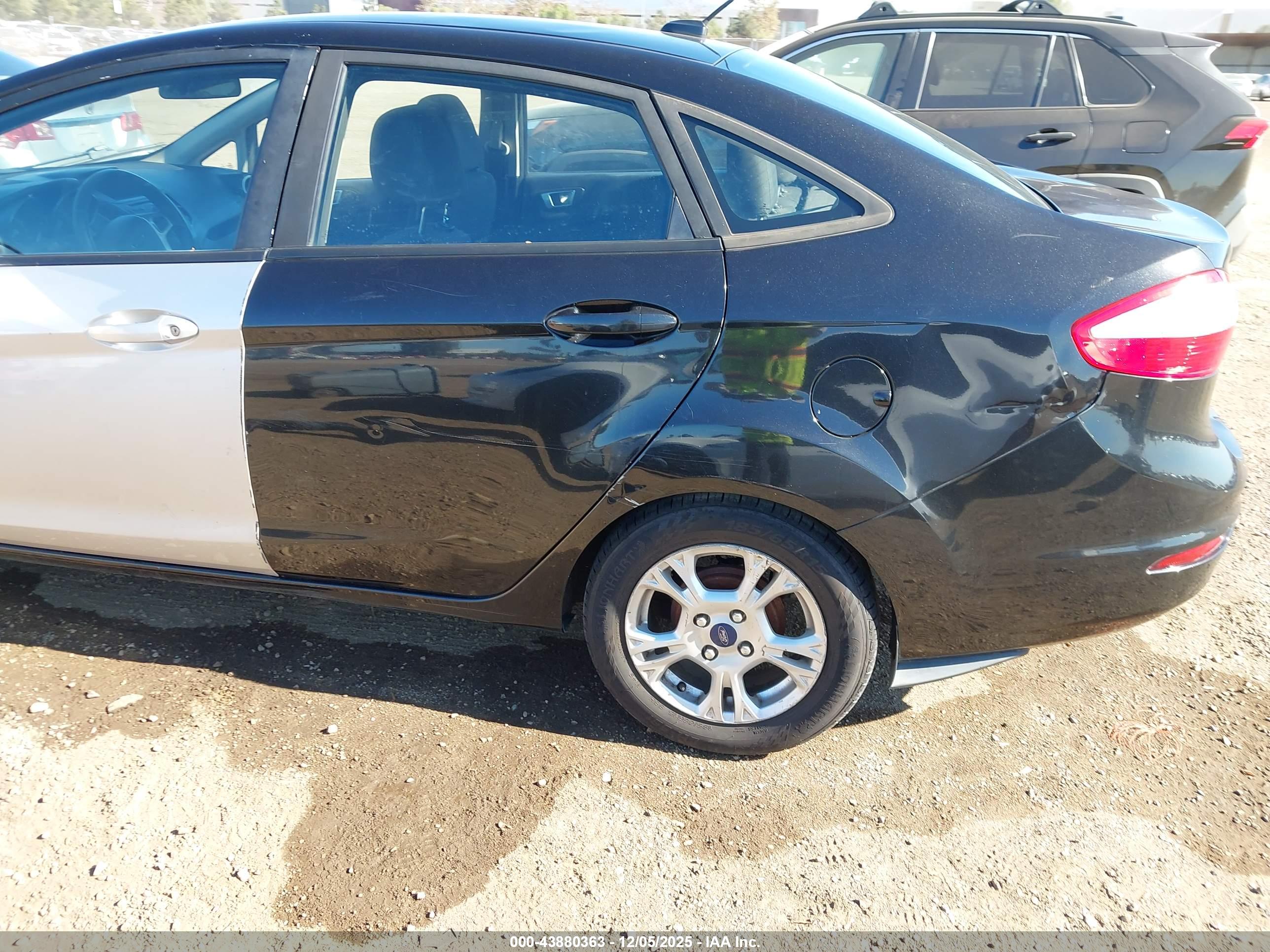 FORD FIESTA image 6