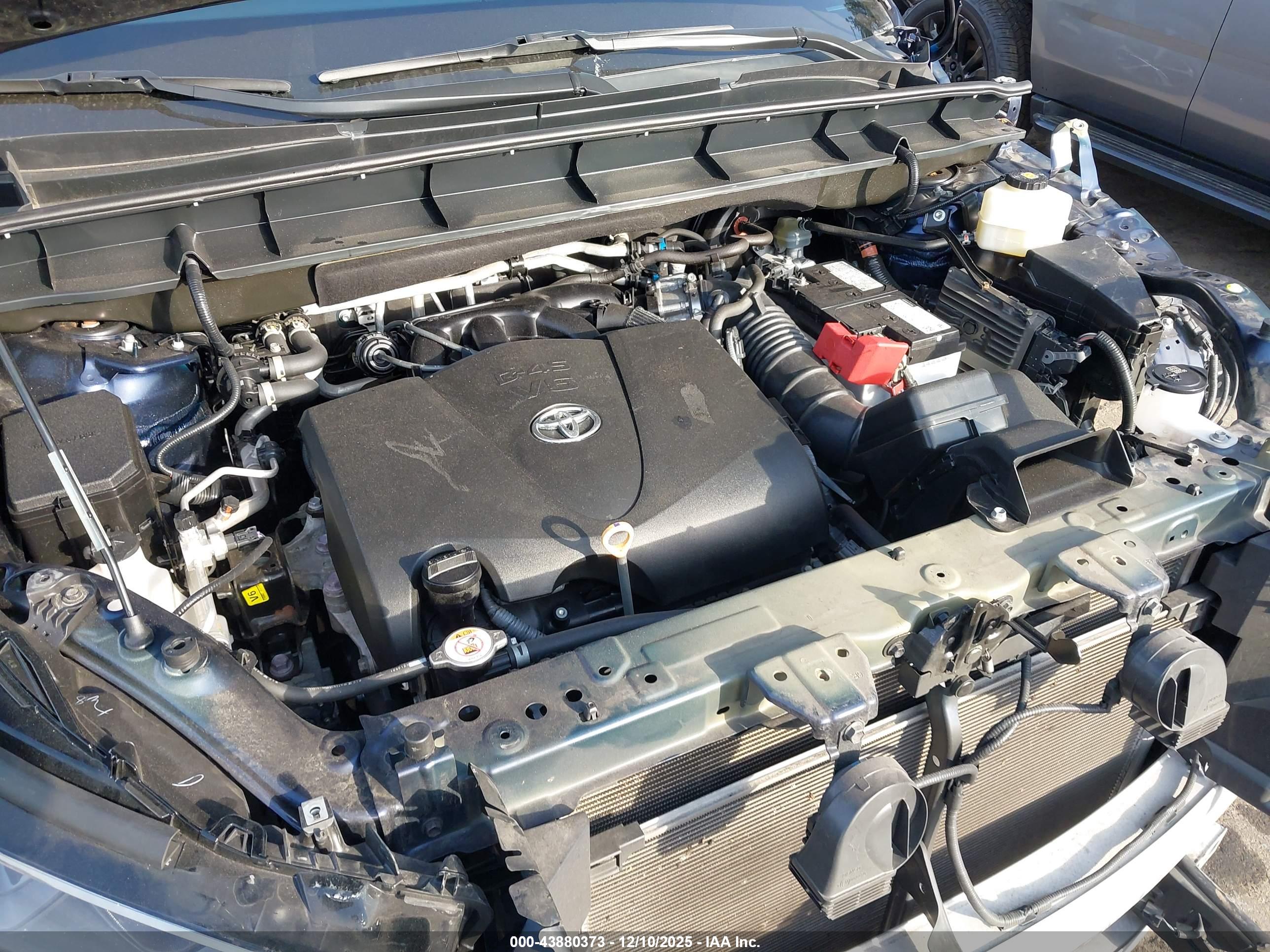 TOYOTA HIGHLANDER image 10