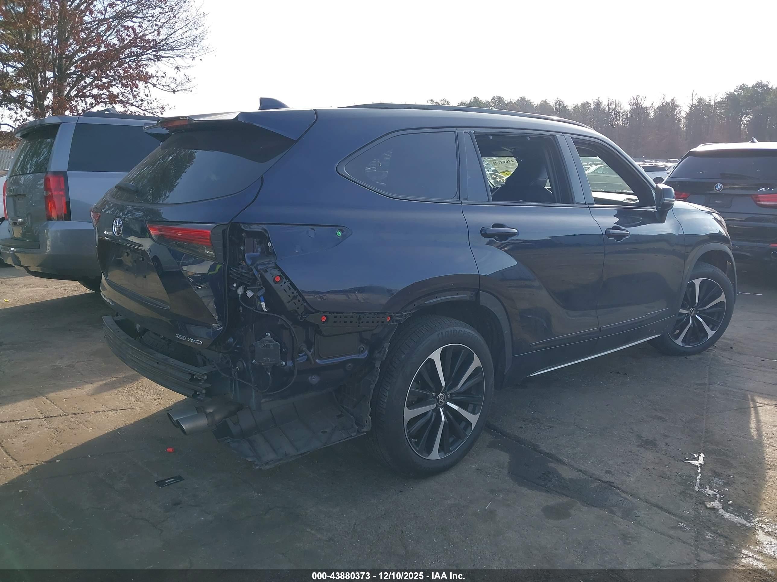 TOYOTA HIGHLANDER image 4