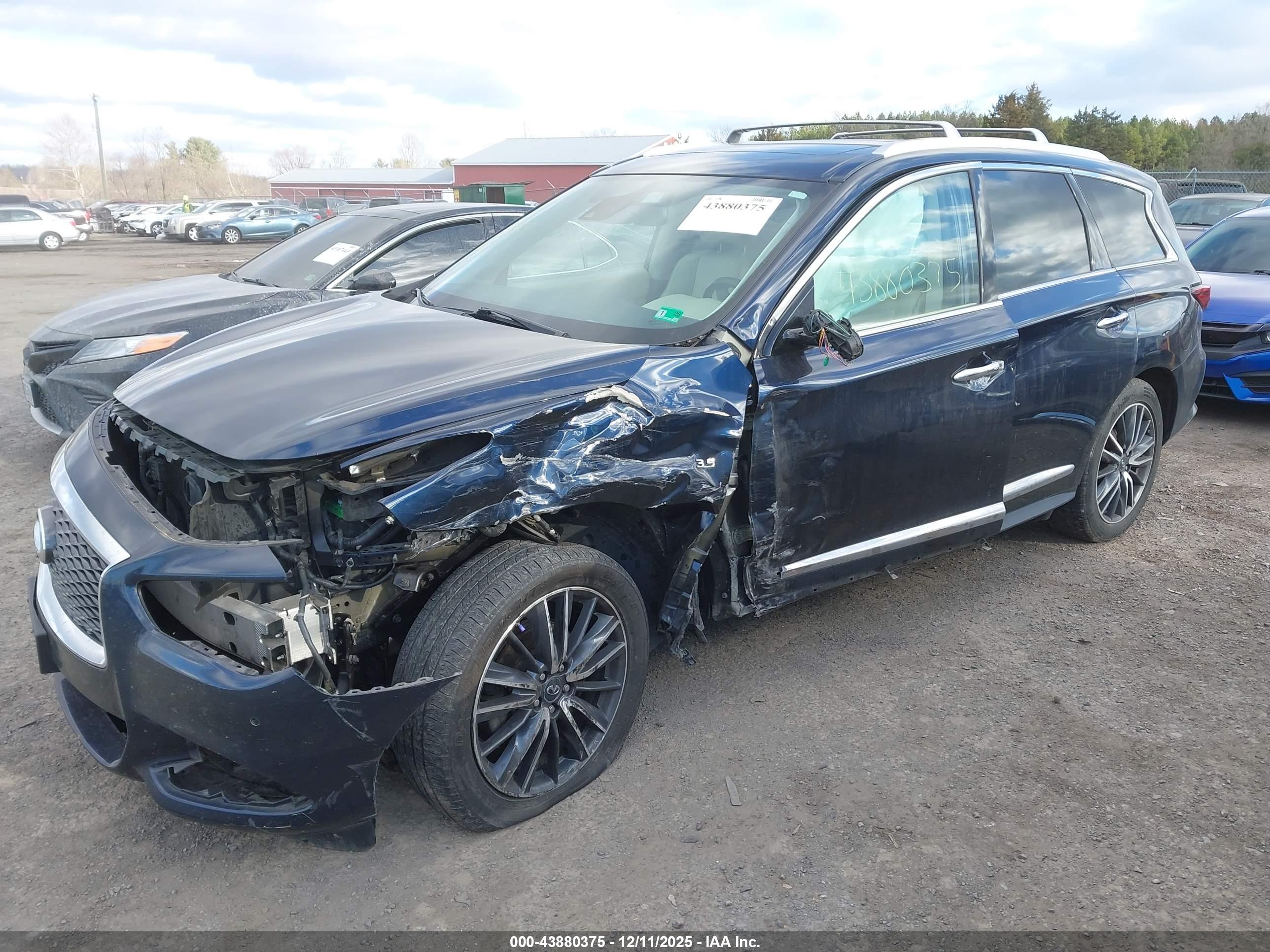 INFINITI QX60 image 2