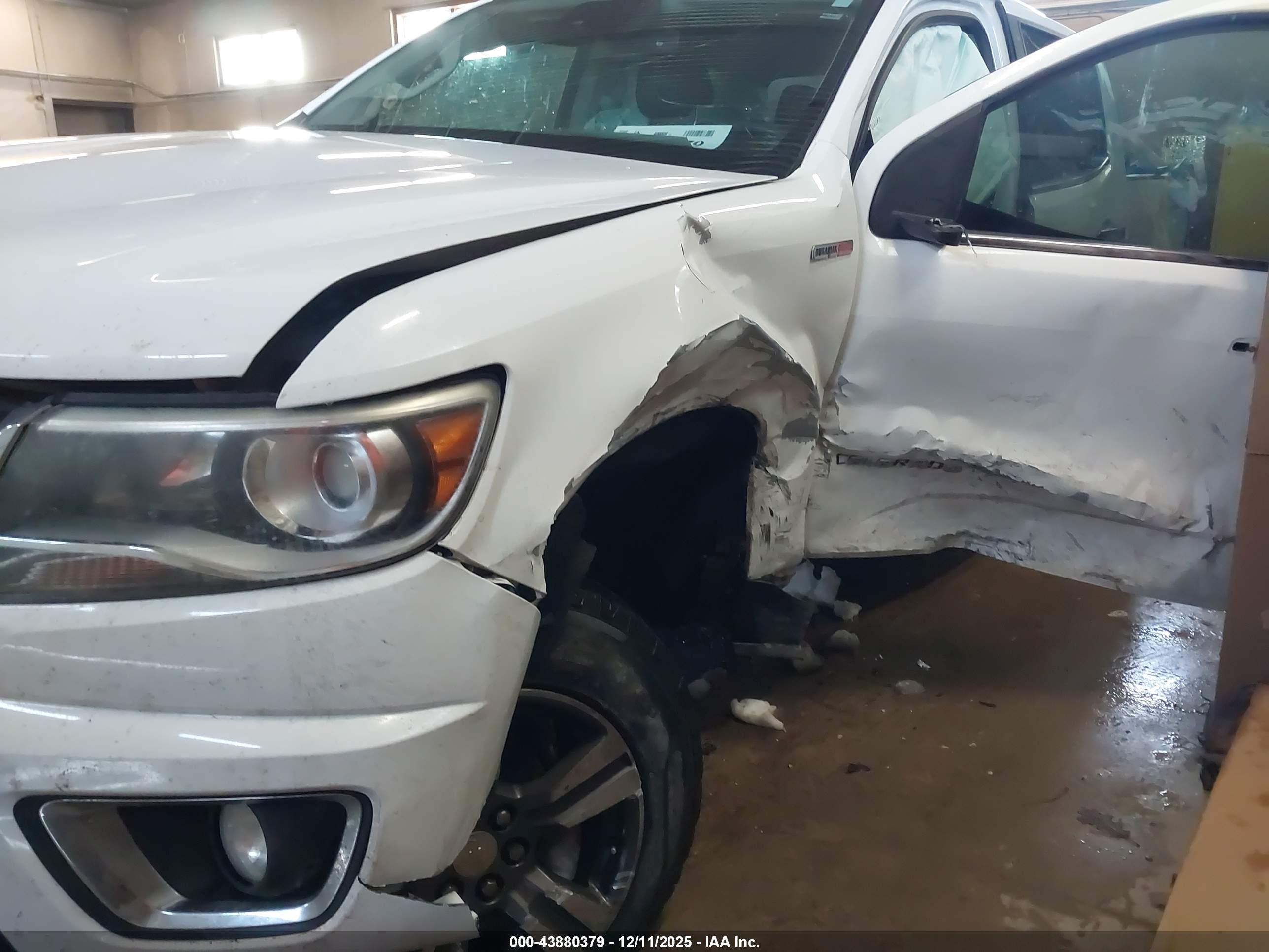 CHEVROLET COLORADO image 6