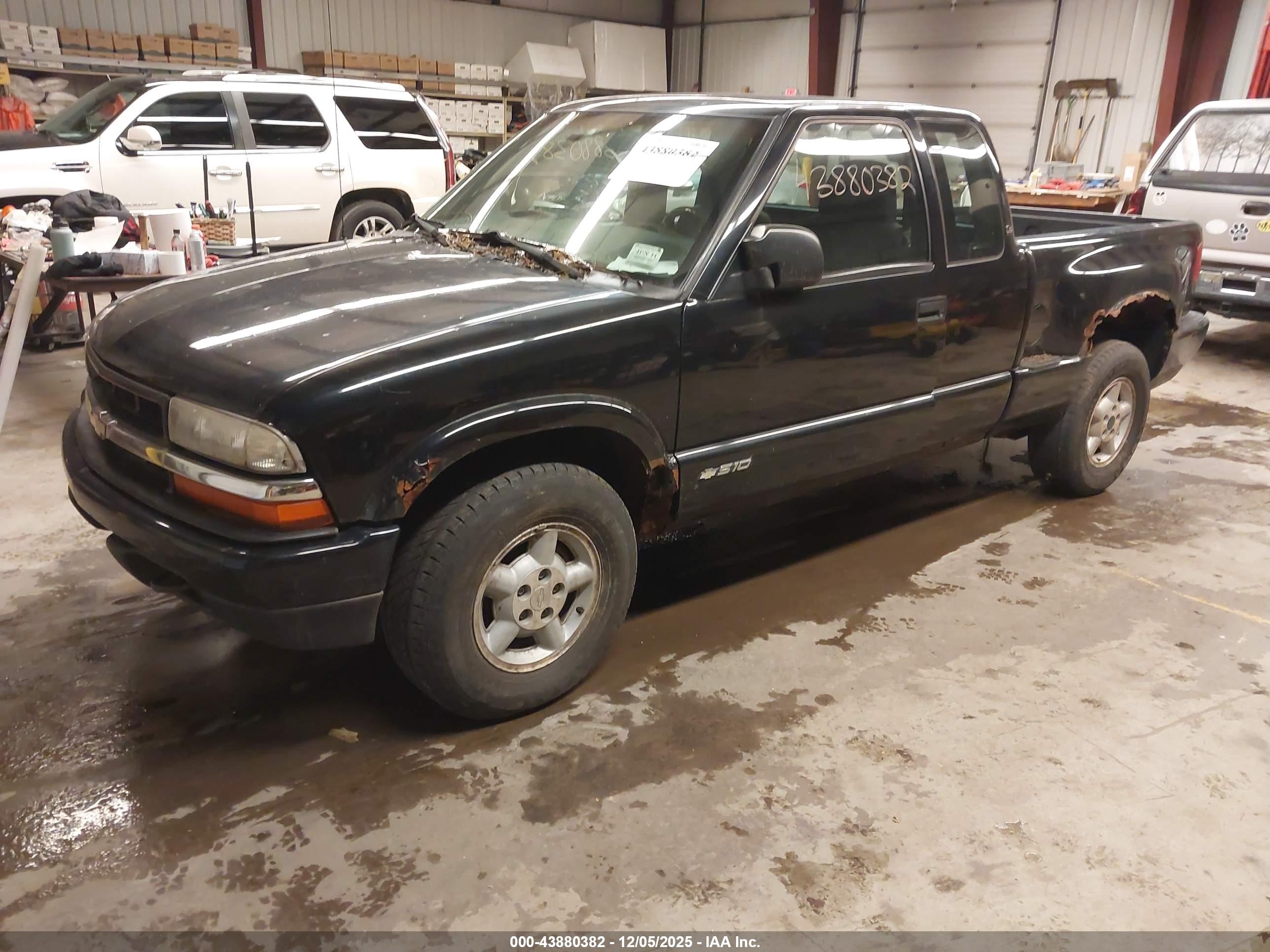 CHEVROLET S-10 image 2