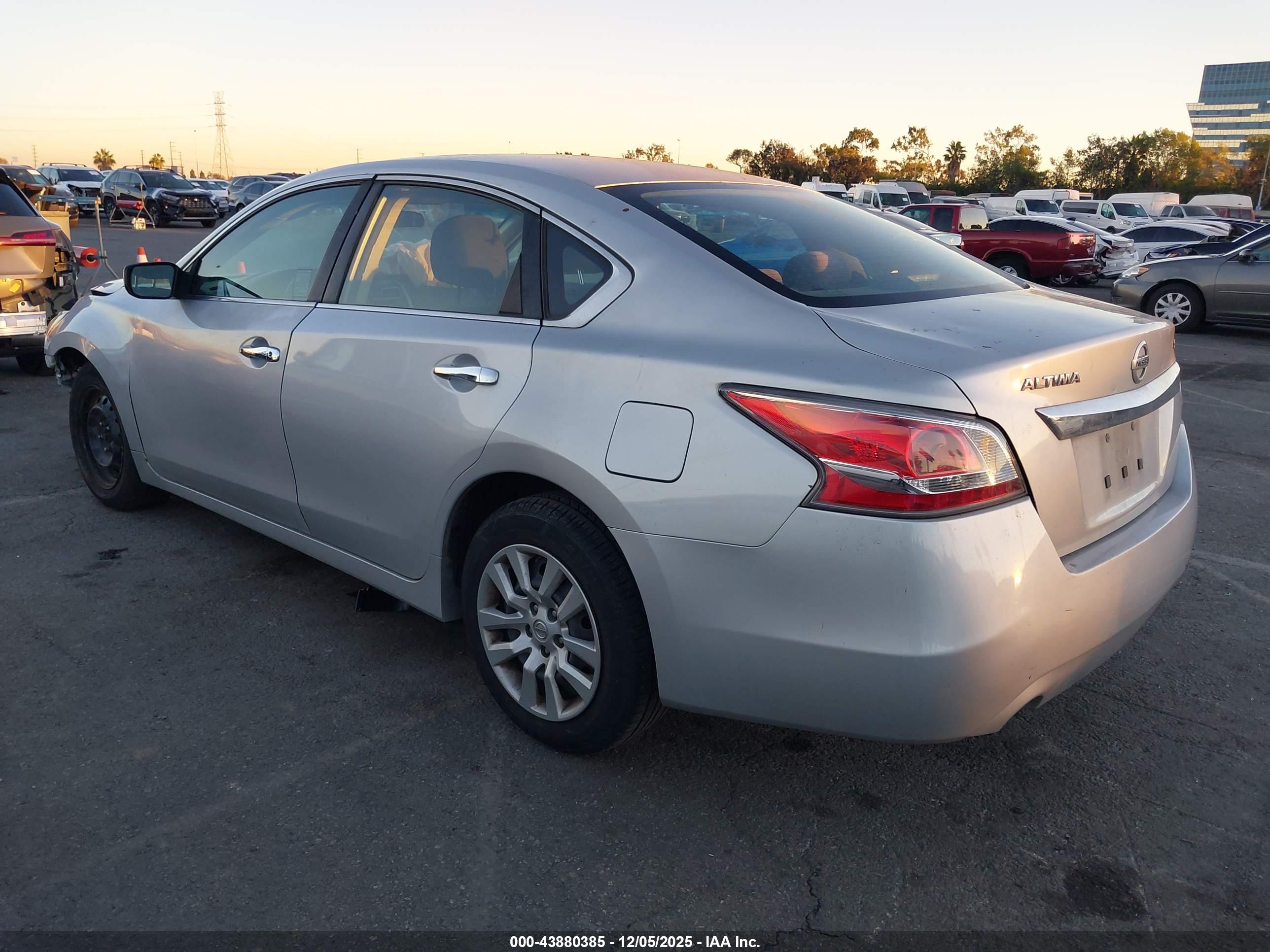 NISSAN ALTIMA image 3